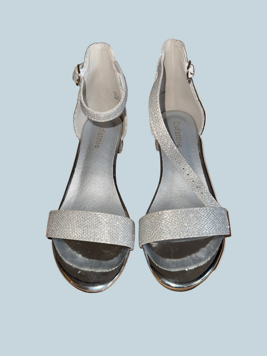 Dianne Kids Girls Glitter Dress Shoe Sandals. Like New. Size 4