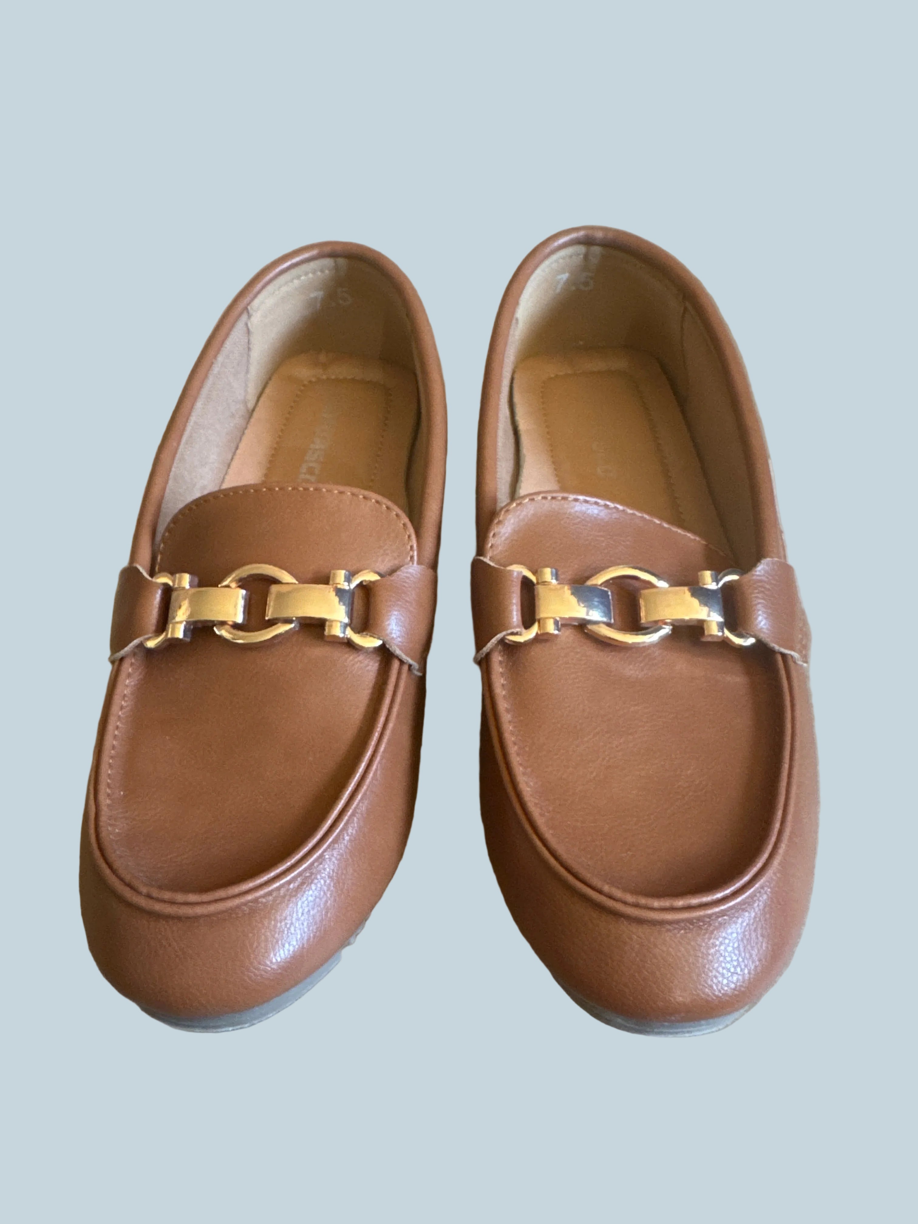 Women's Loafers Slip-on shoe. Size 7.5