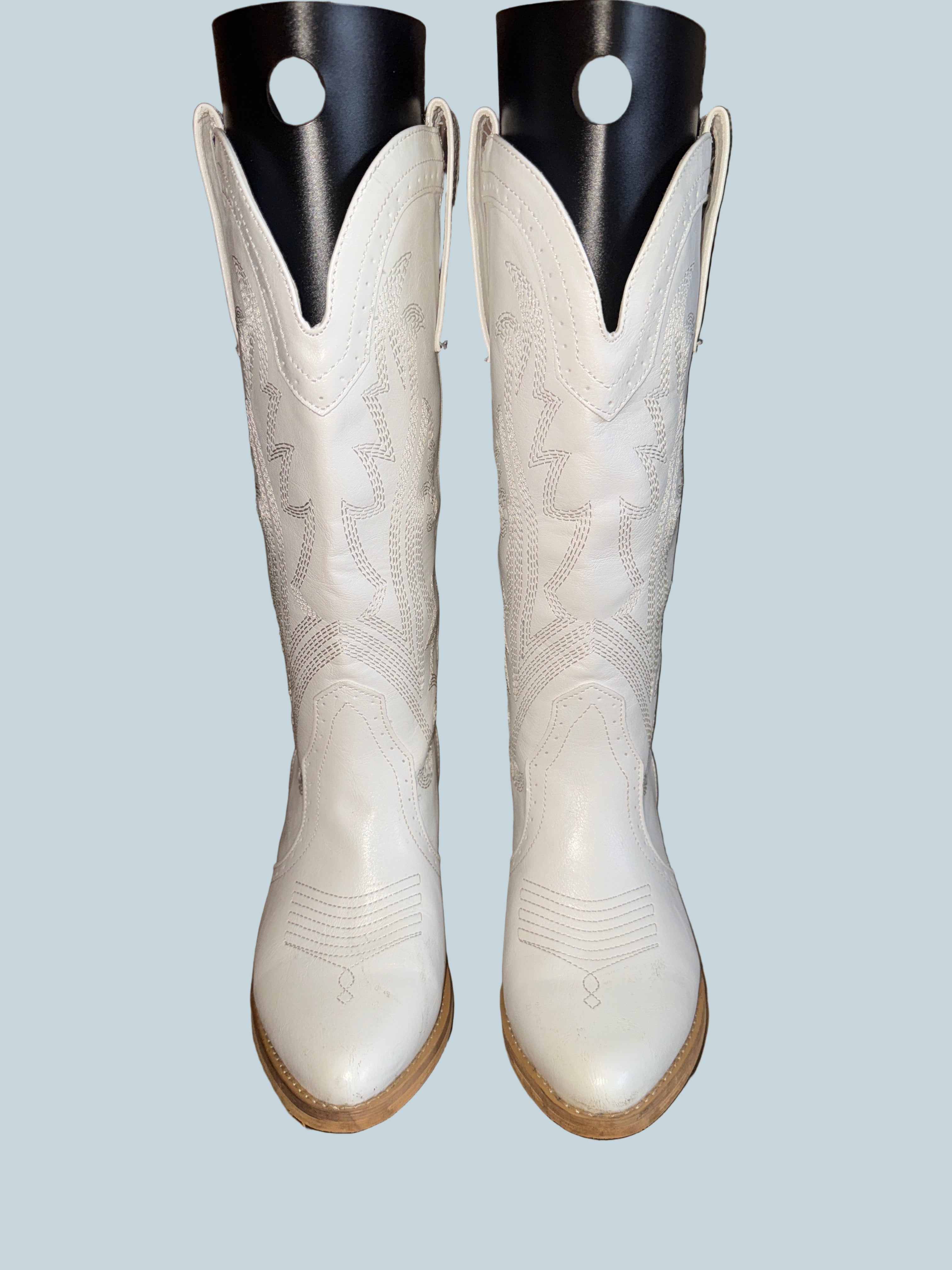 Rollda Women Cowboy Boots. Secondhand. Size 7.5