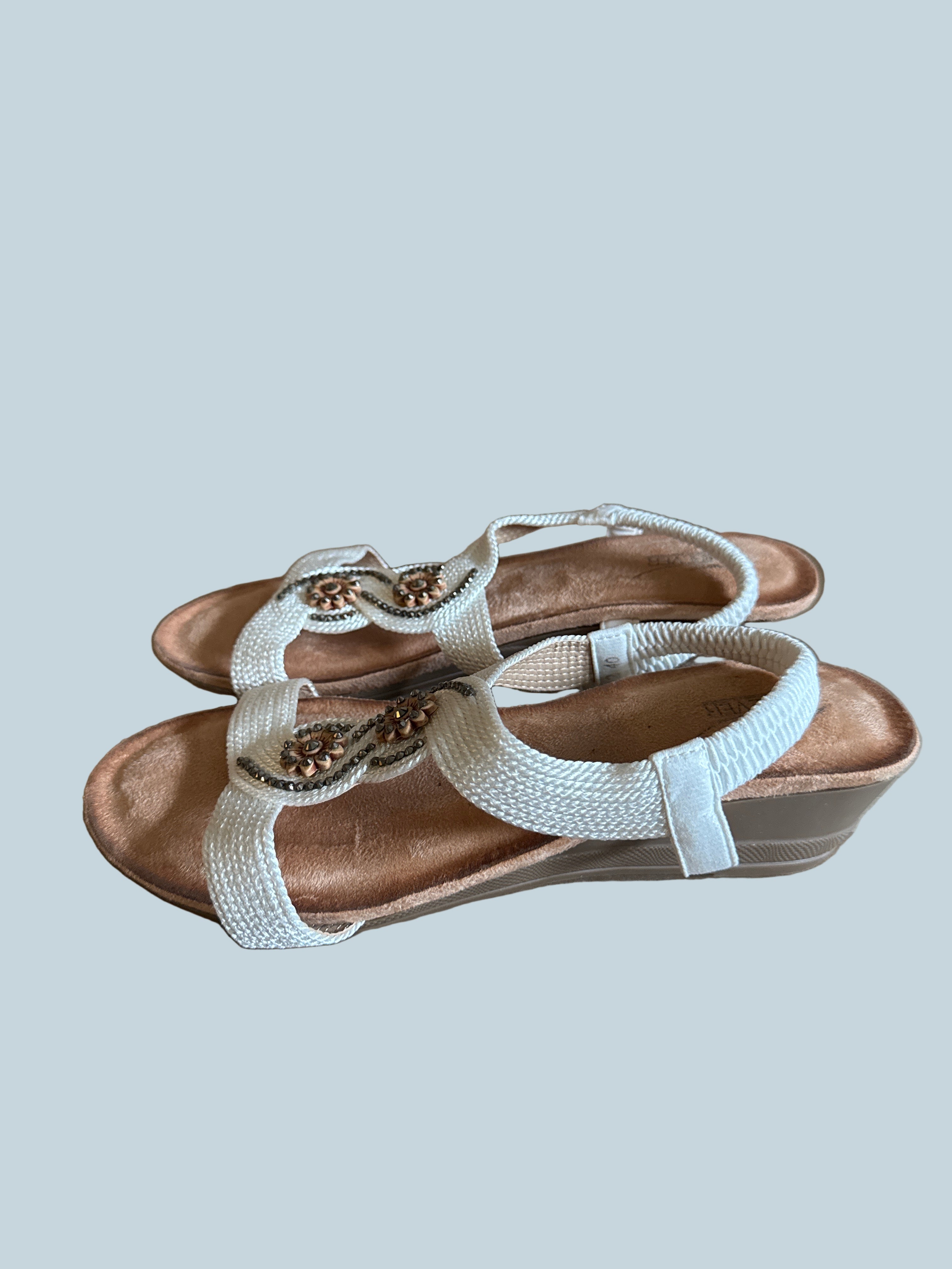 Shibever Women Shoe Sandals. Like New. Size 40