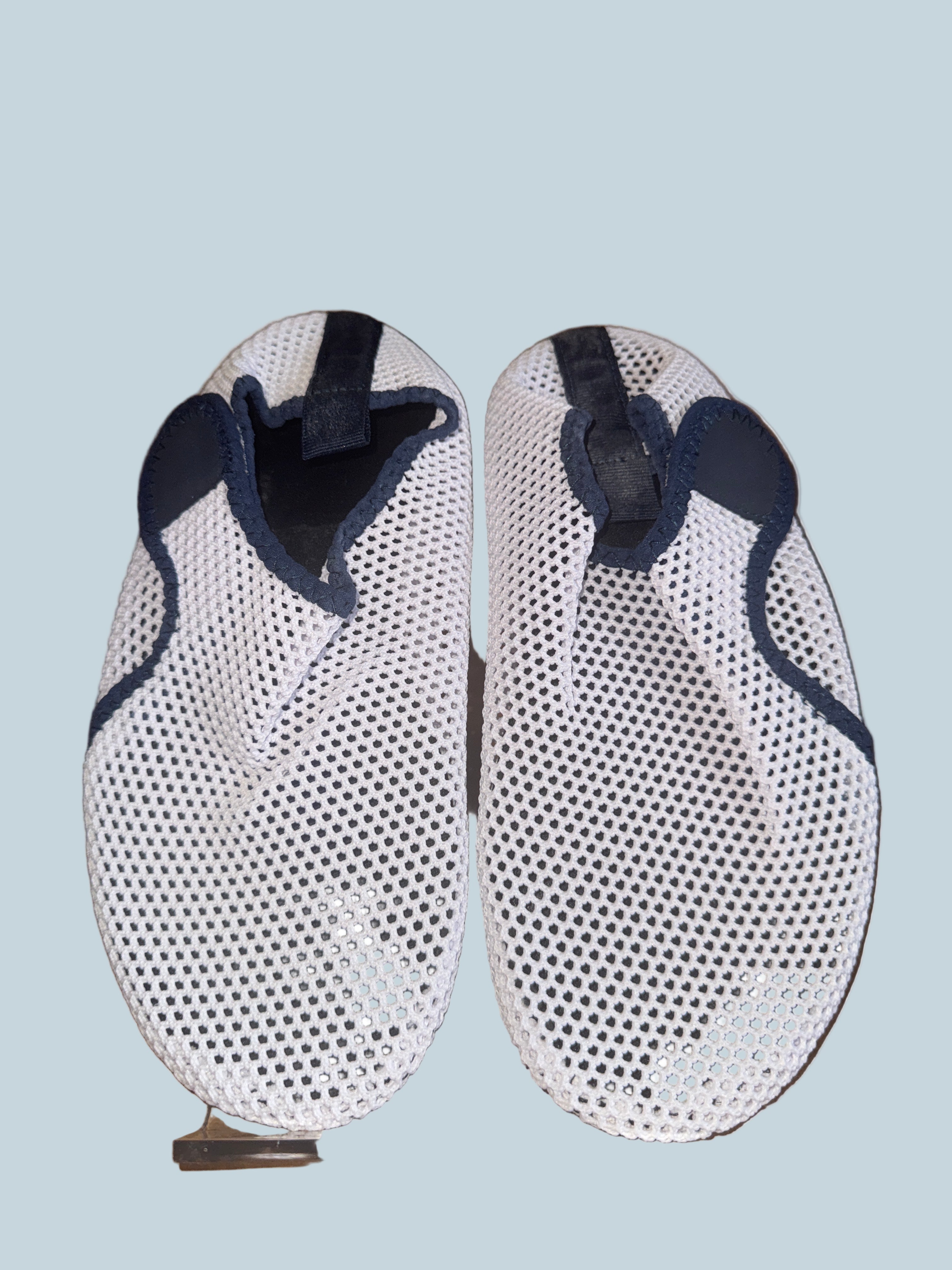 Men Water Shoe. Like new. Size 39-40