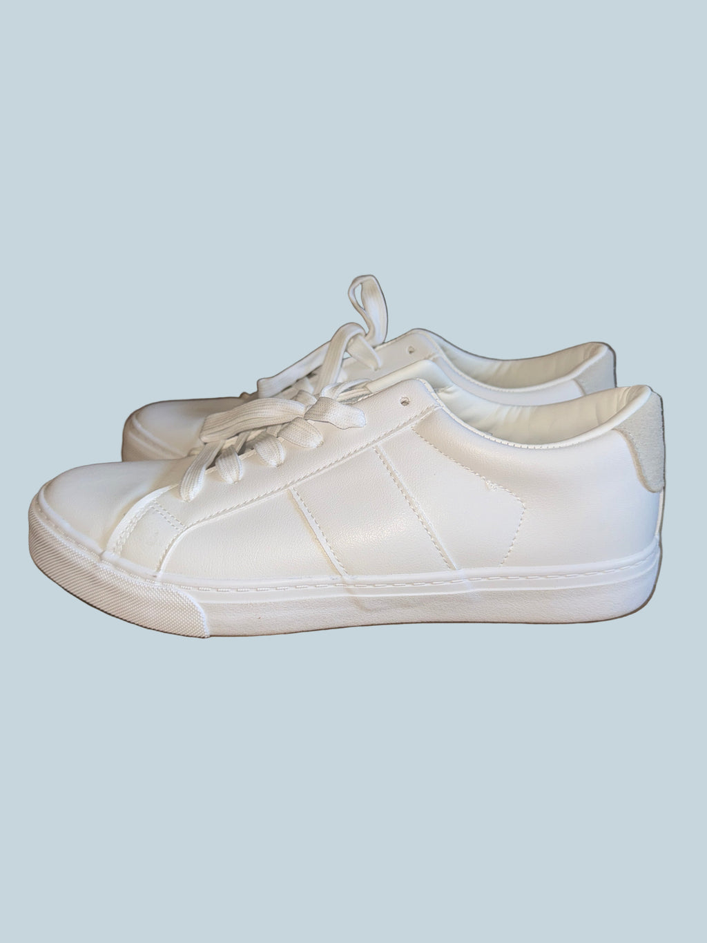 Like New. Men Women Casual Canvas Sneakers Shoe. Size 10.5