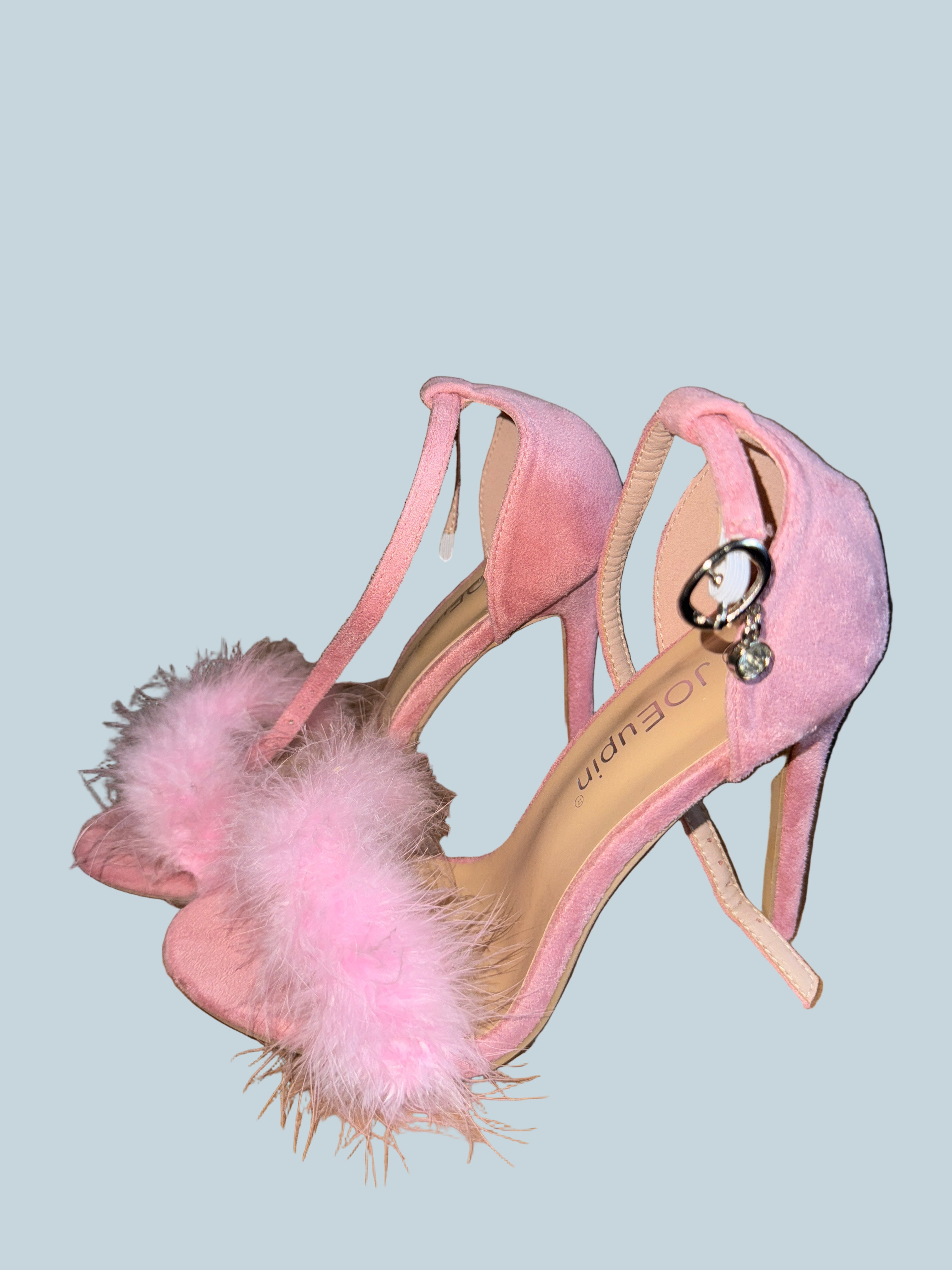 JOEupin Women Fluffy Feathers Heeled Shoe Sandals. Like New. Size 40