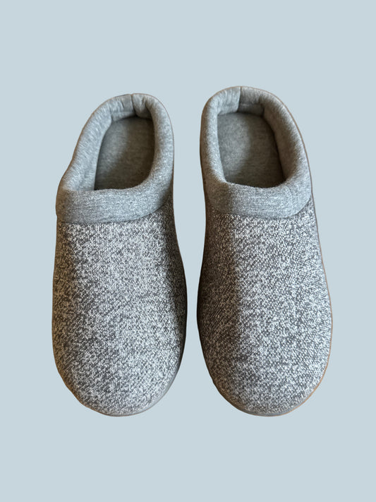 Hometop Women Slipon Shoe Slippers. Like New. Size 7