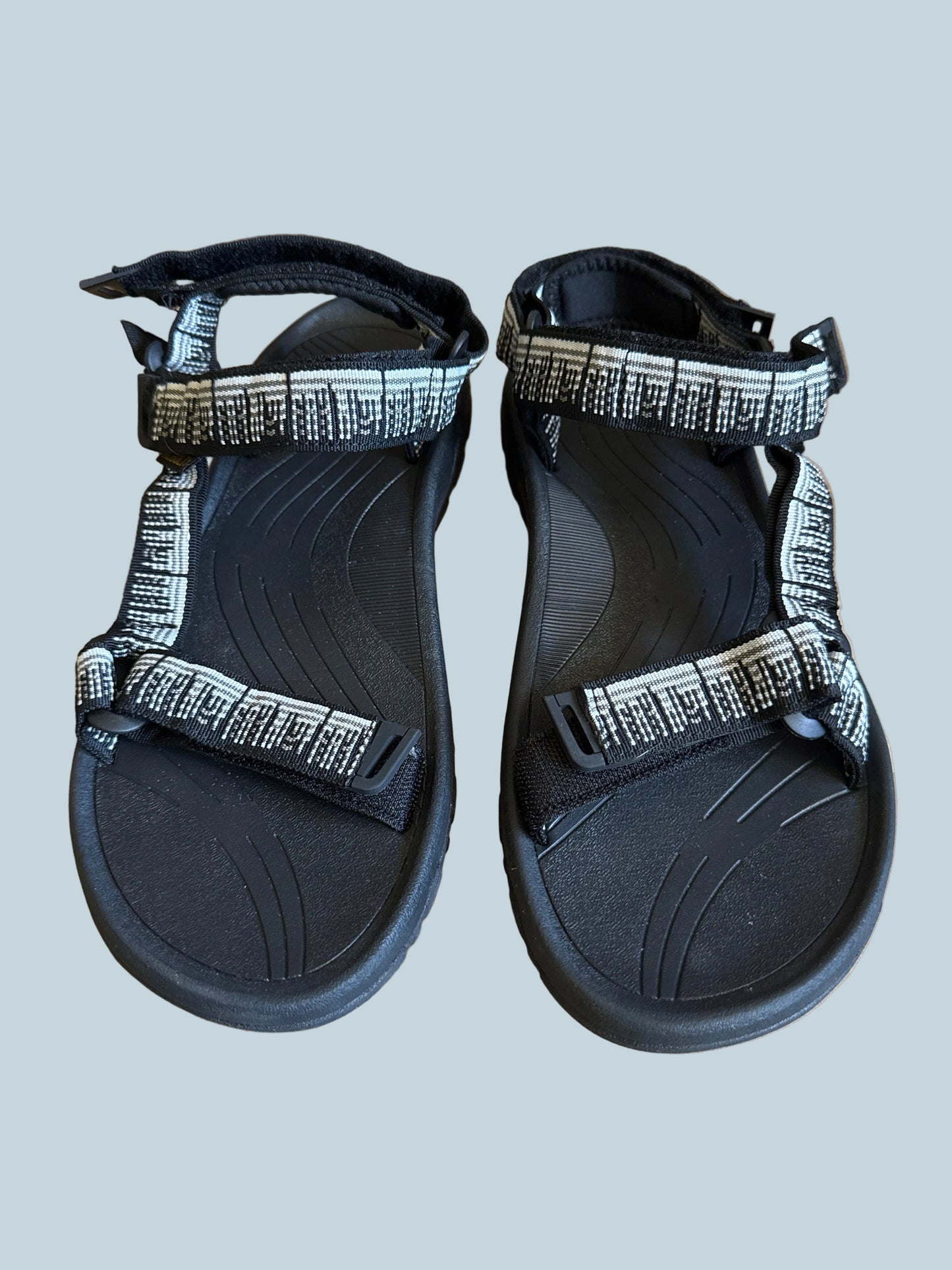 Men Women Hiking Sandals. Like New. Size 6