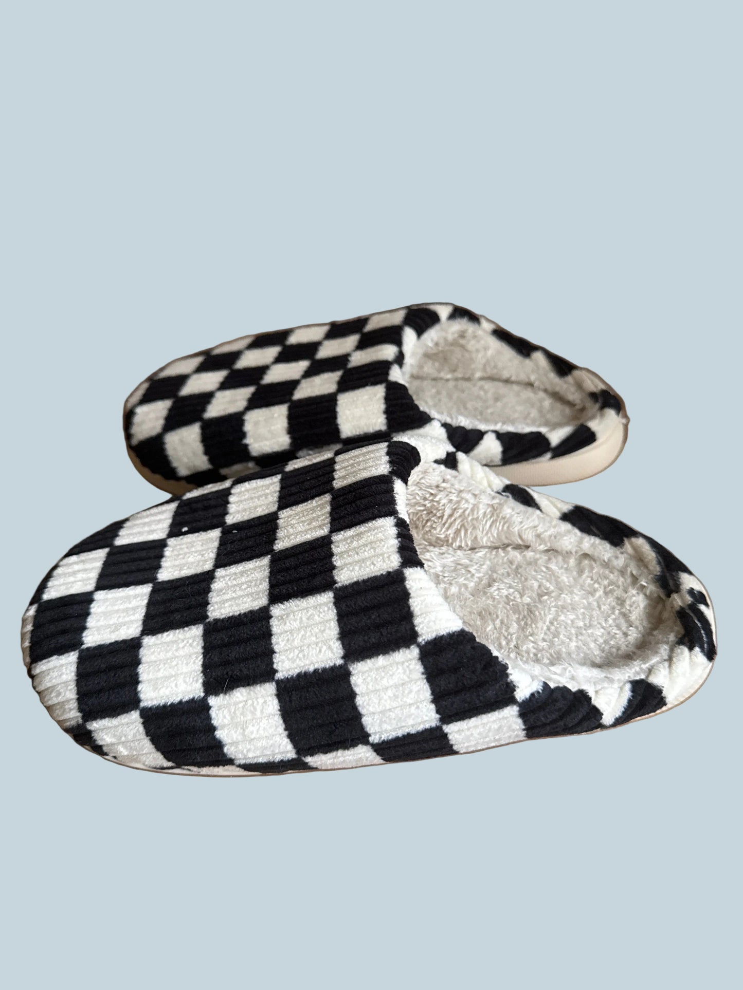 Men Women Slipon Shoe Slippers. Secondhand. Size  42