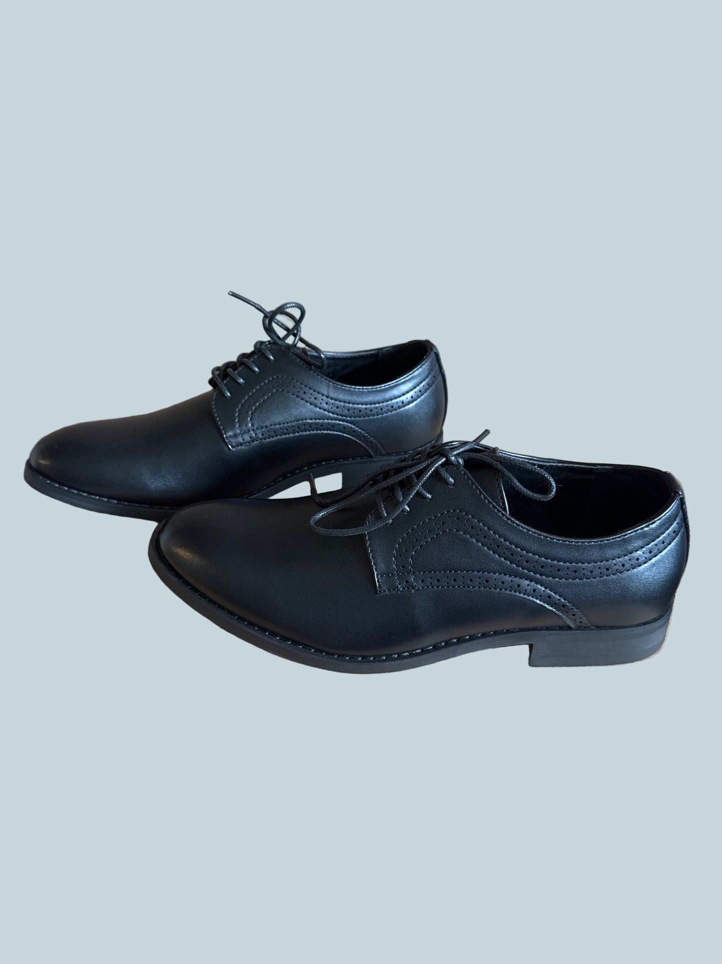Amapo Men Dress Shoe. Like New. Size 41