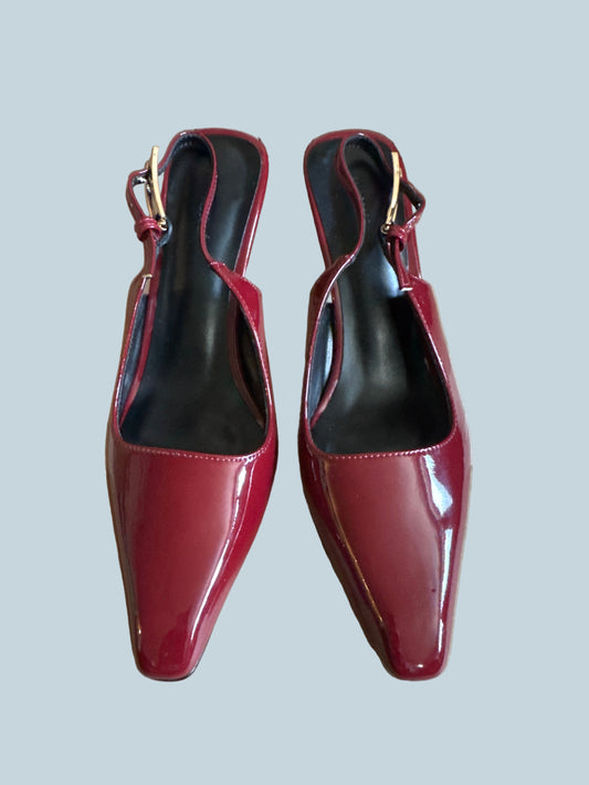 iiimmu Women Heeled Slingbach pump. Like New. Size 7