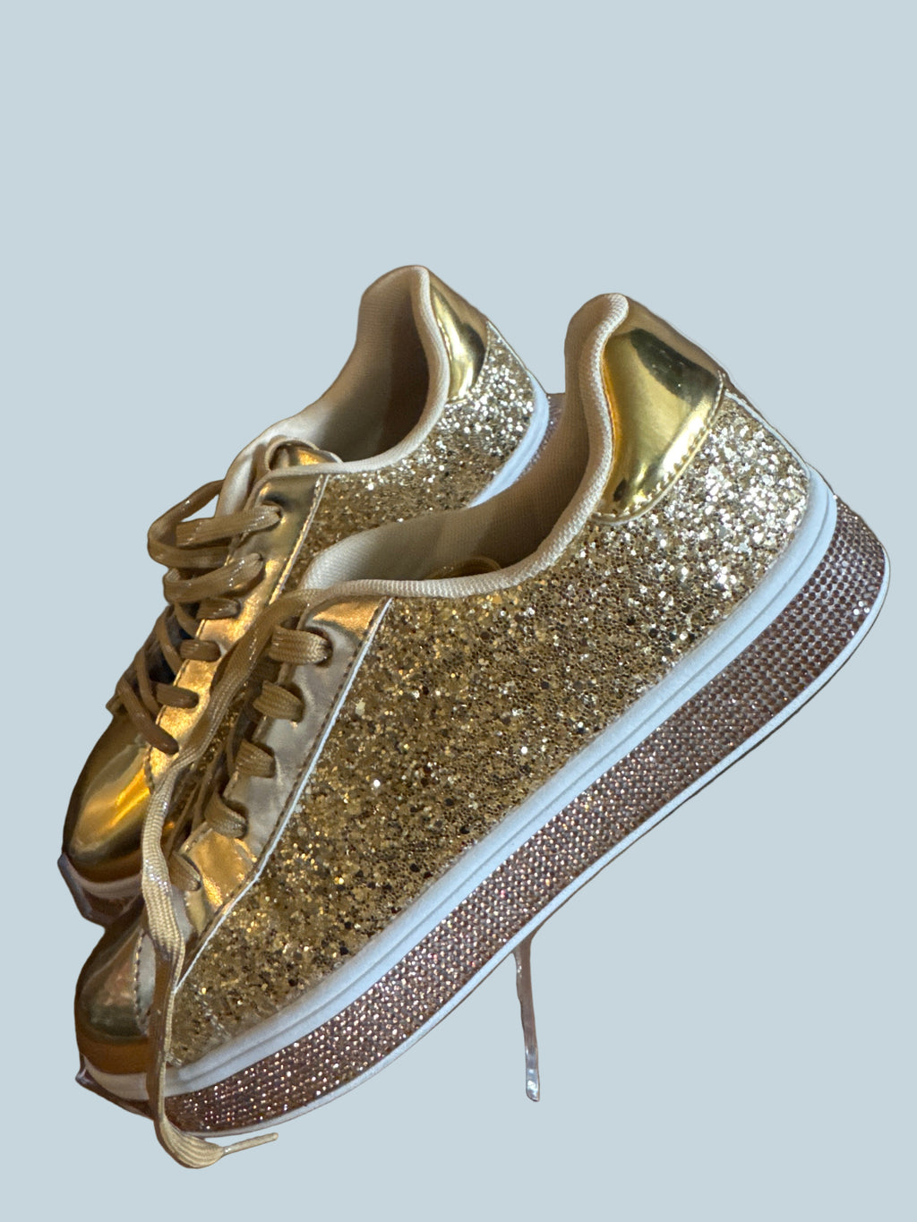 Uubaris Women Glitter Casual/Ocassion/Costume Shoe Canvas. Like New. Size 11