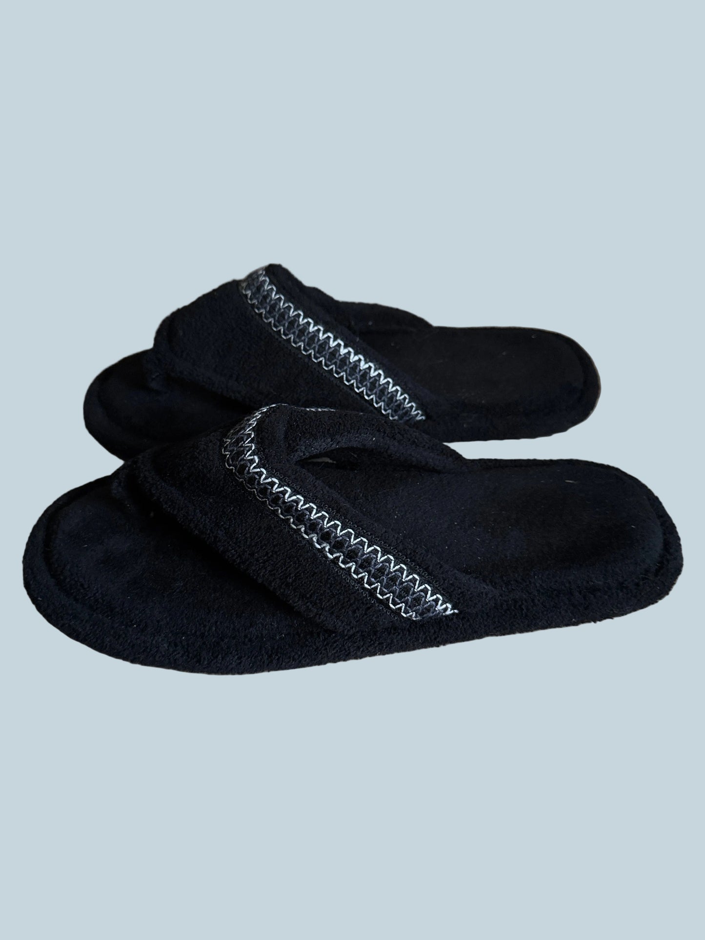 Men Slipon Shoe Slippers. Secondhand. Size 38