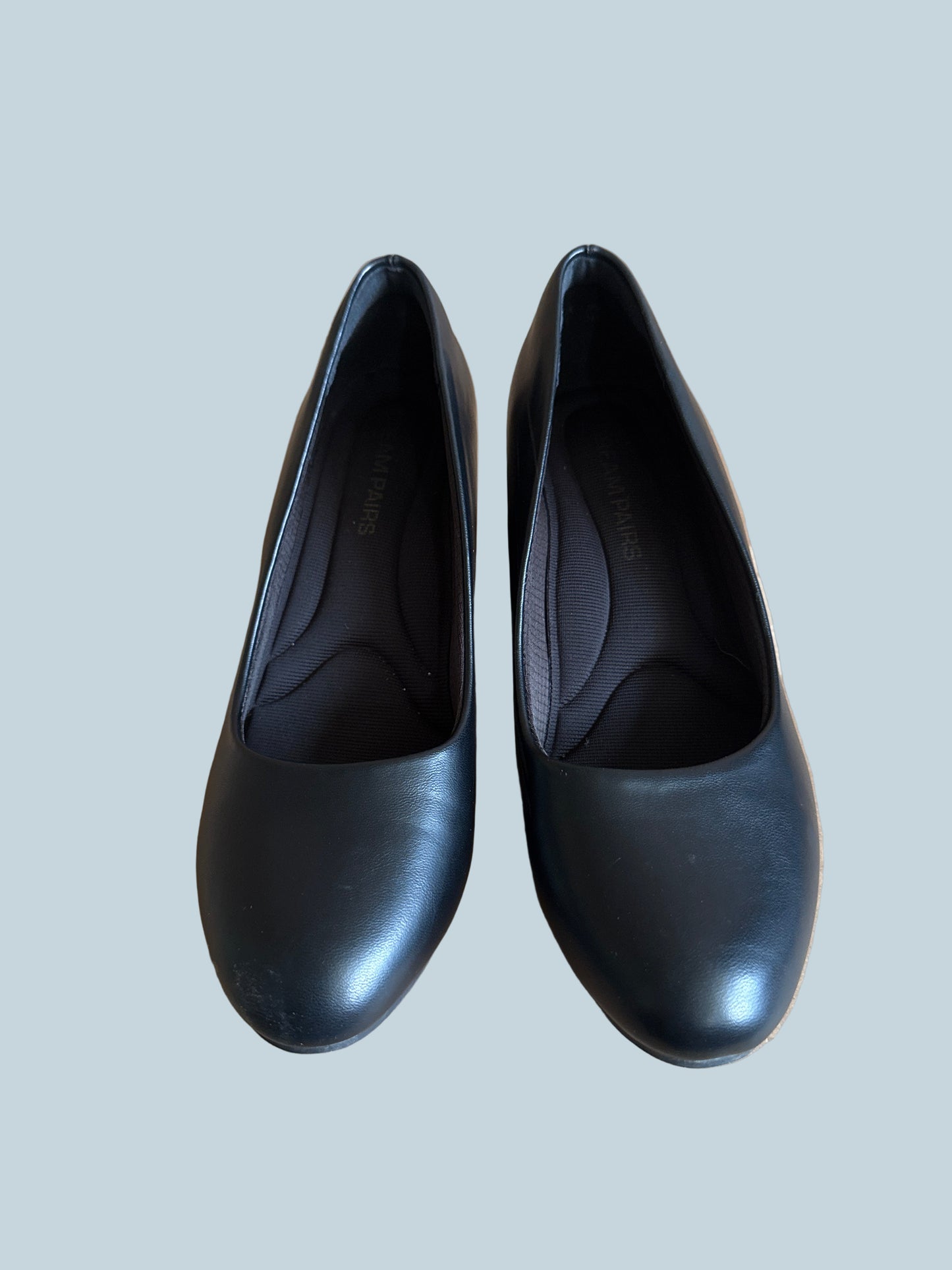 Dream Pairs Women Block Heeled Pump Shoe. Like New. Size 7