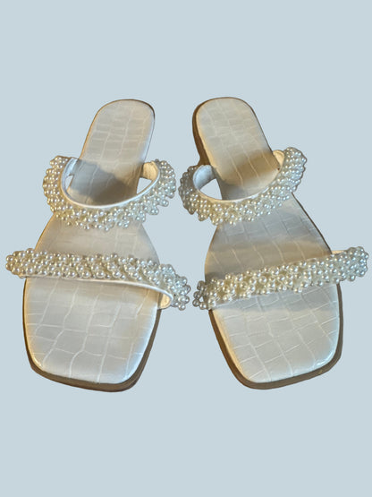 Women  braided Slide Shoe Sandals. Like New. Size 40