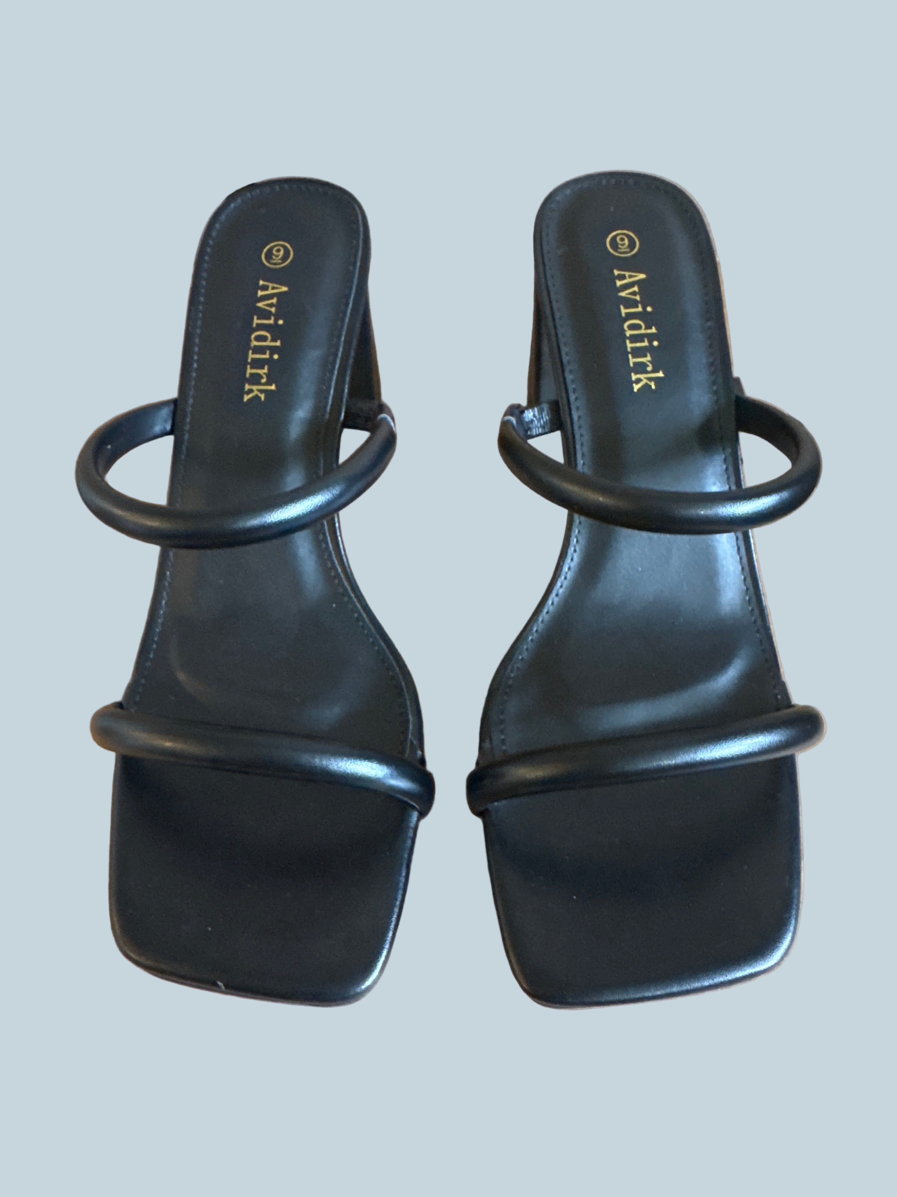 Avidirk Women Low Heeled Slide Shoe Sandals. Like New. Size 9