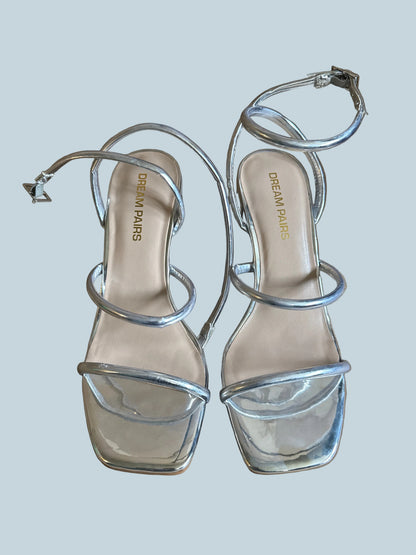 Dream Pairs Women Block Heeled sandals. Like New. Size 8