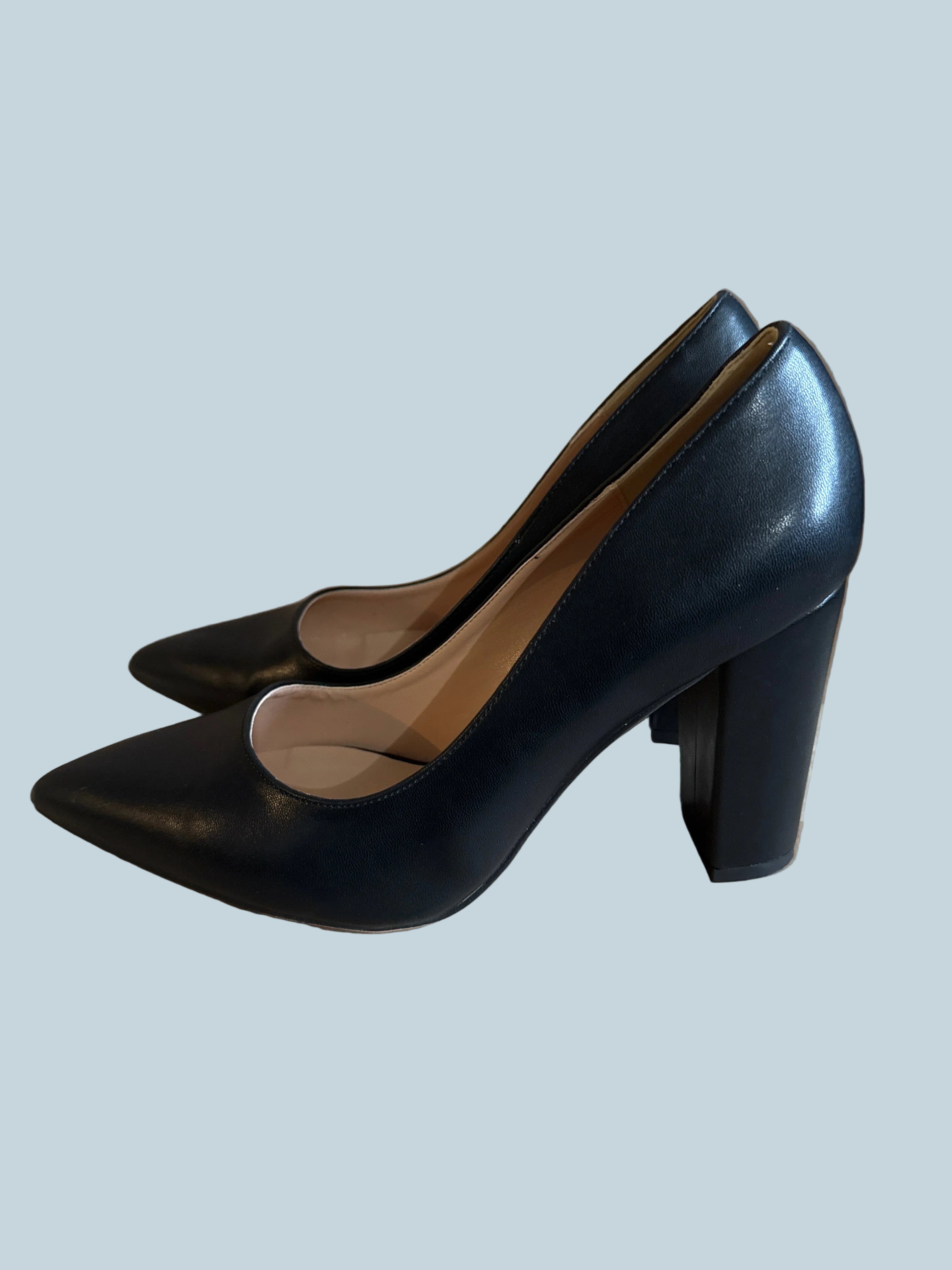 Joy in love women high high-heeled pump shoe. secondhand. Size 8.5