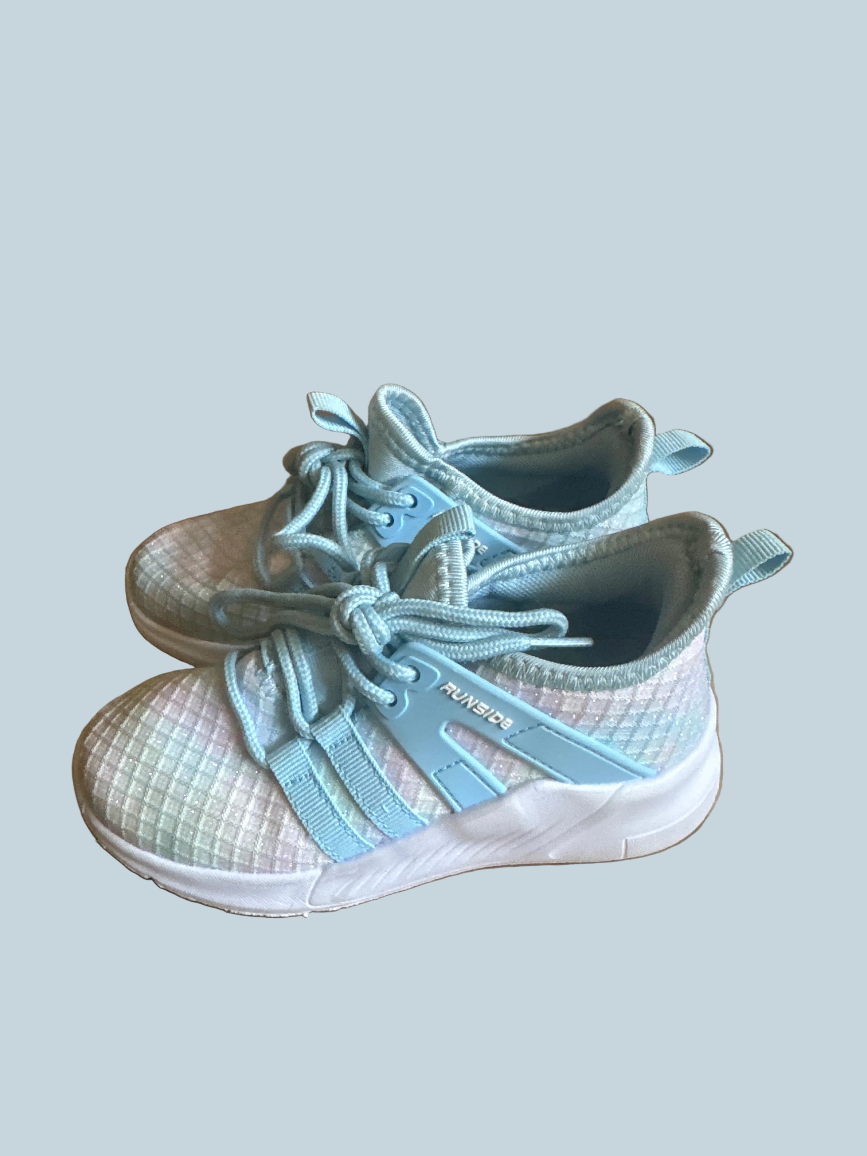 Slip-on Girls Shoe Sneakers. Like New. Toddler Size 9