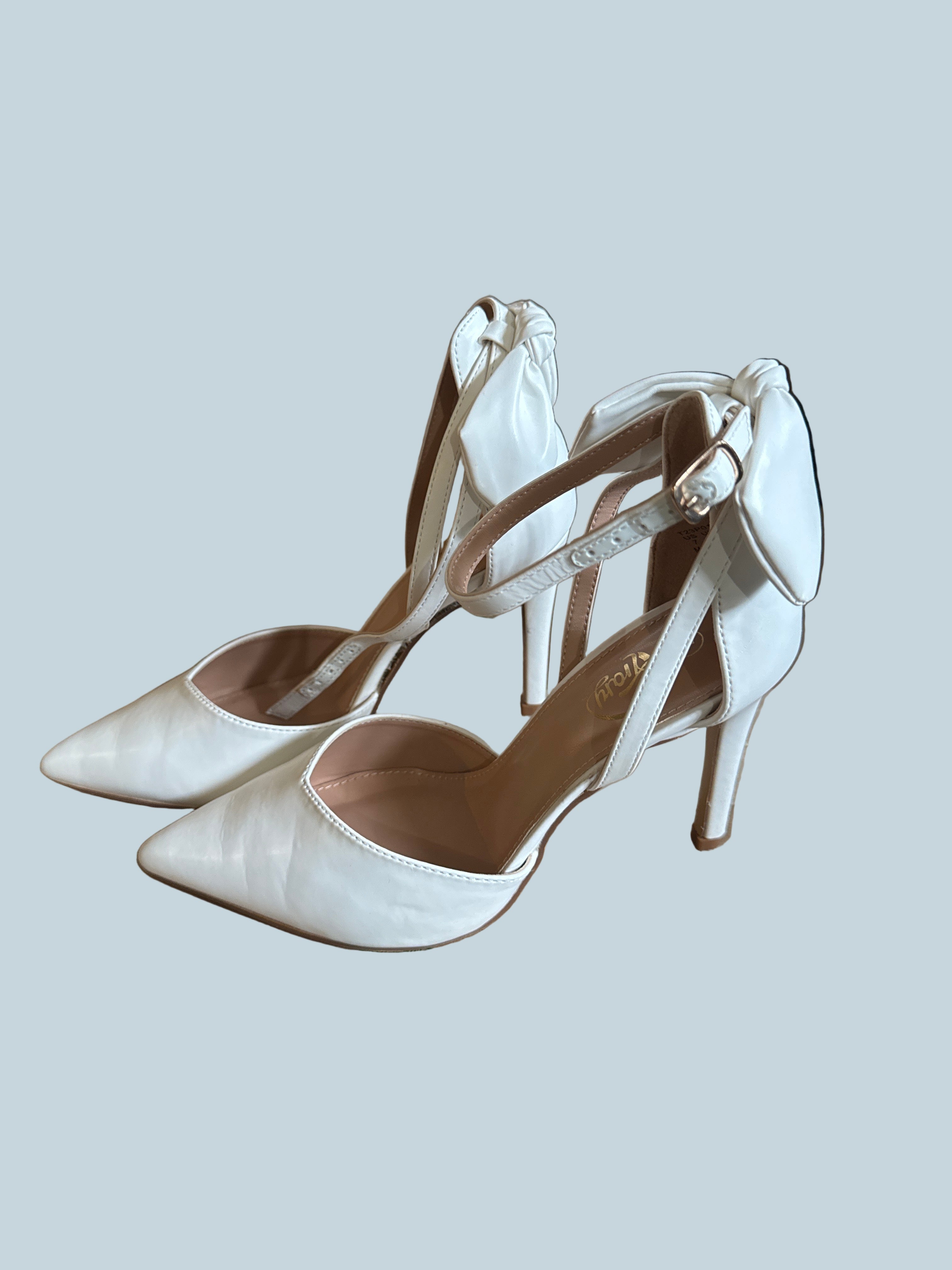 Trary Women Heeled pump. Secondhand. Size 7