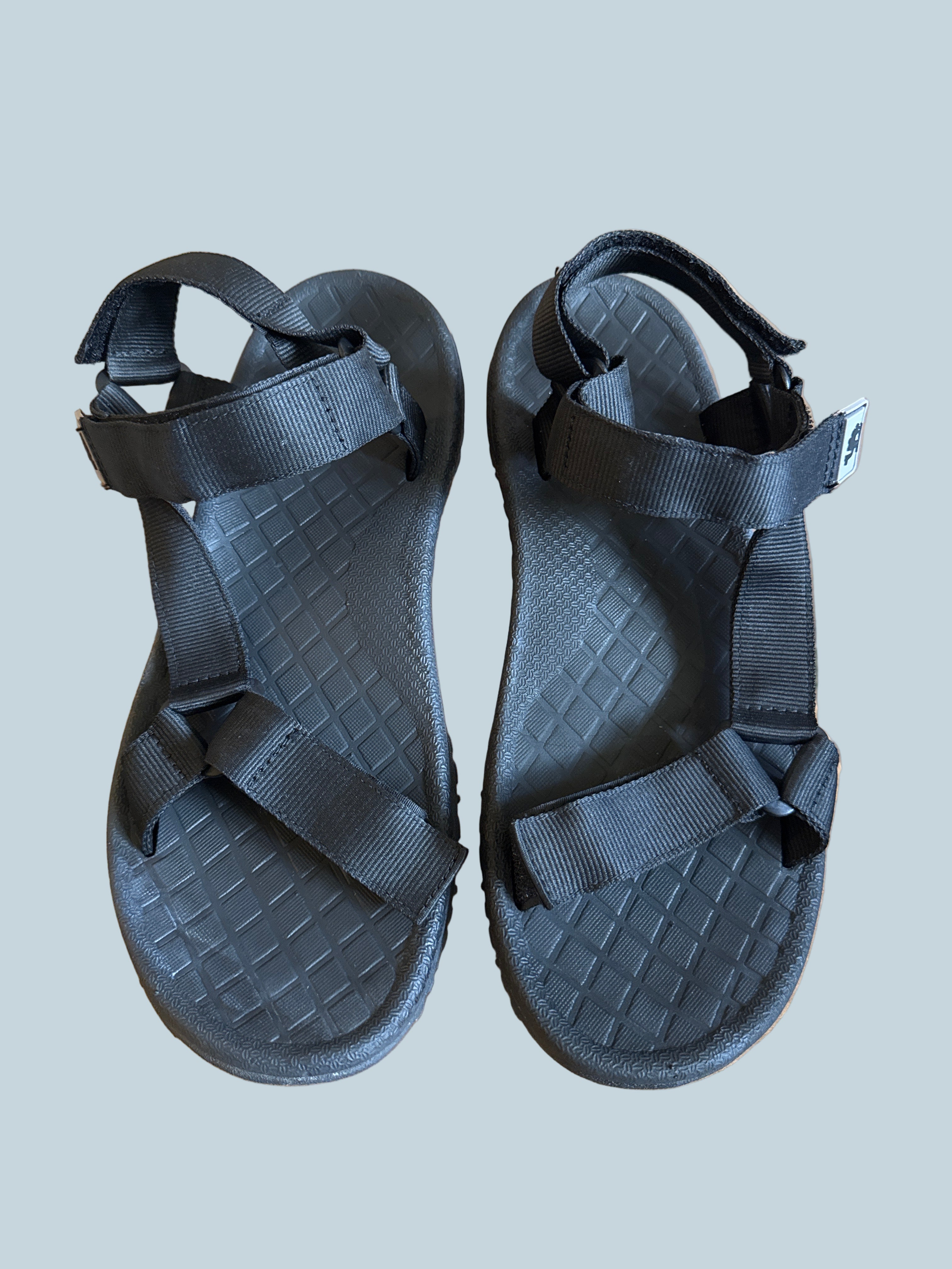 Camel Crown Men Hiking Shoe Sandals. Like New. Size 8