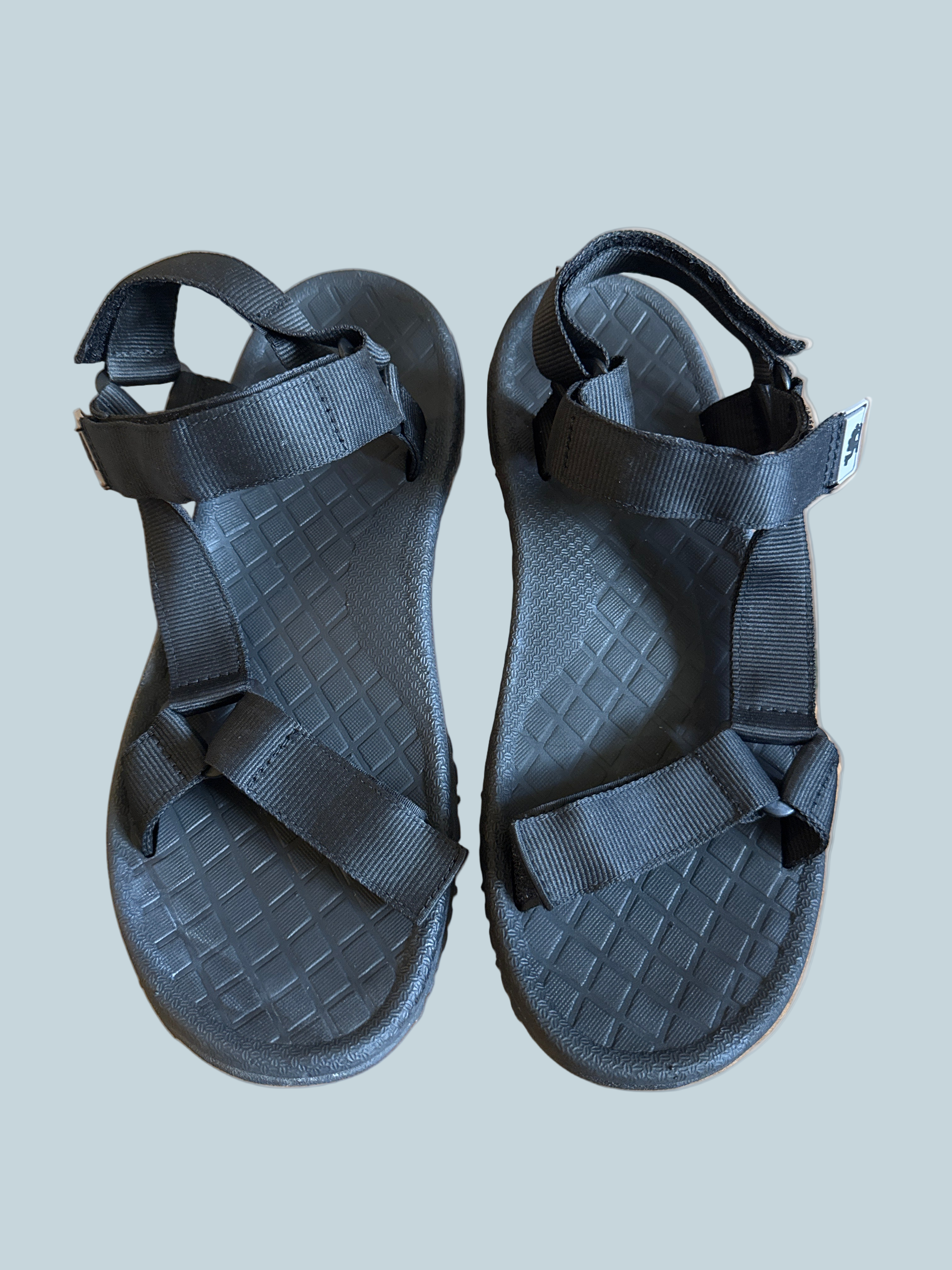 Camel Crown Men Hiking Shoe Sandals. Like New. Size 8