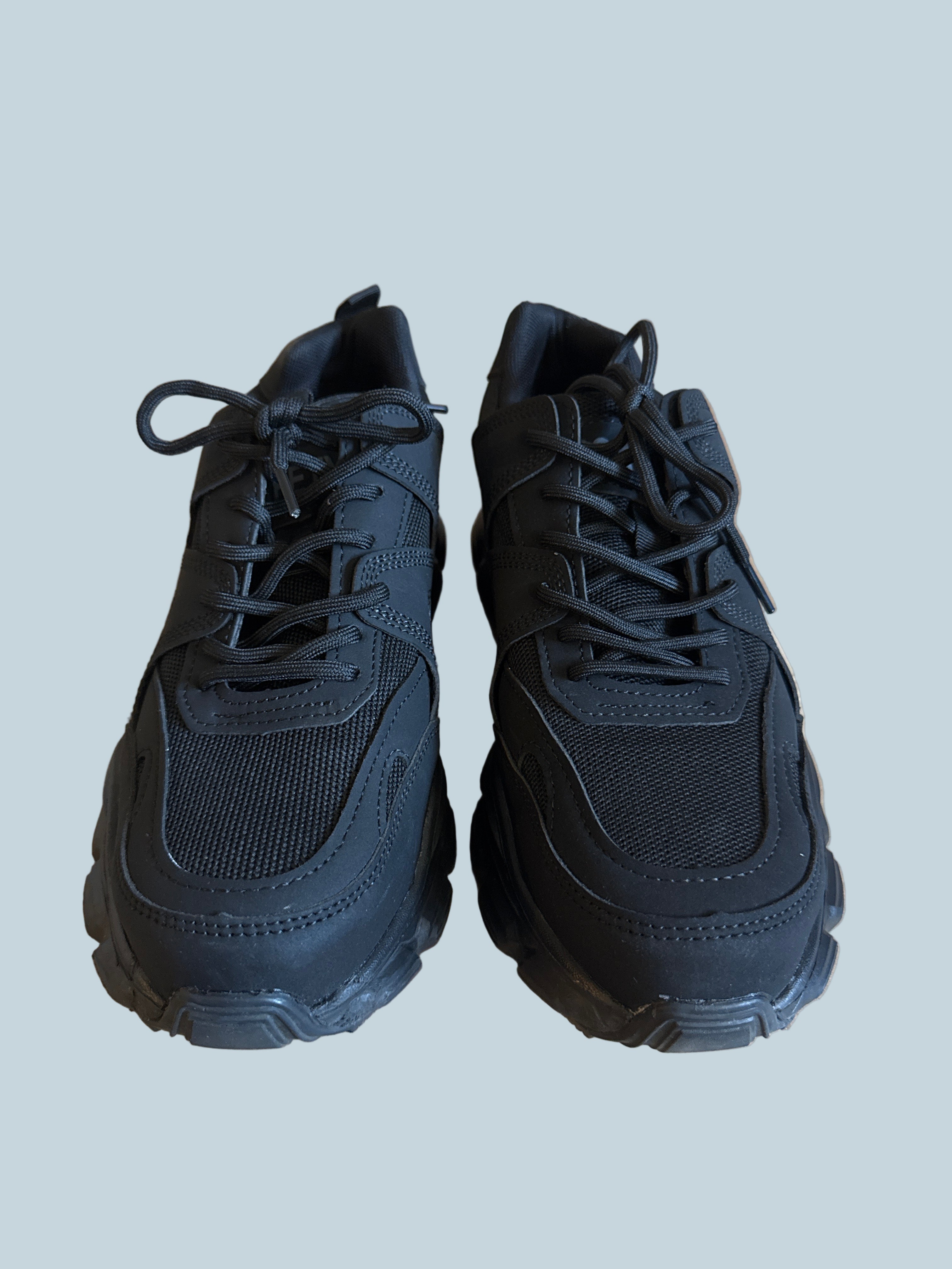 Men Safety Work Shoe Sneakers. Like New. Size 39