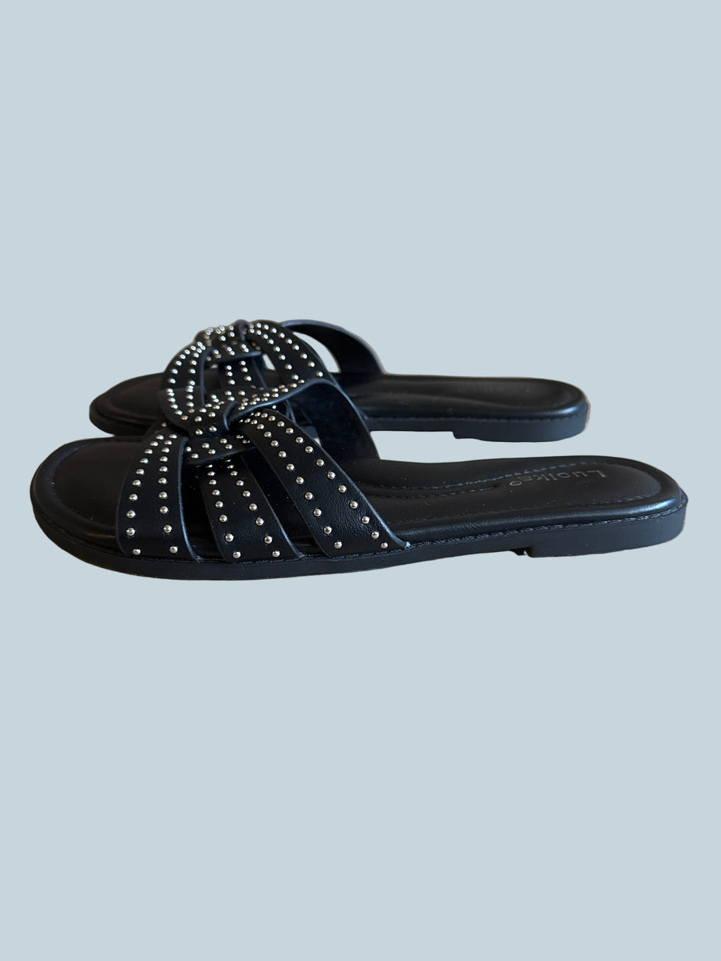 Louika Woman Wide Slide Shoe Sandals. Secondhand. Size 9