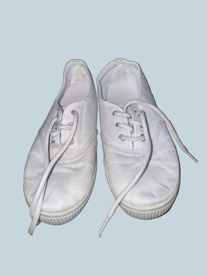 Kids Boys Girls Canvas Shoe Sneakers. Secondhand. Size kids 30