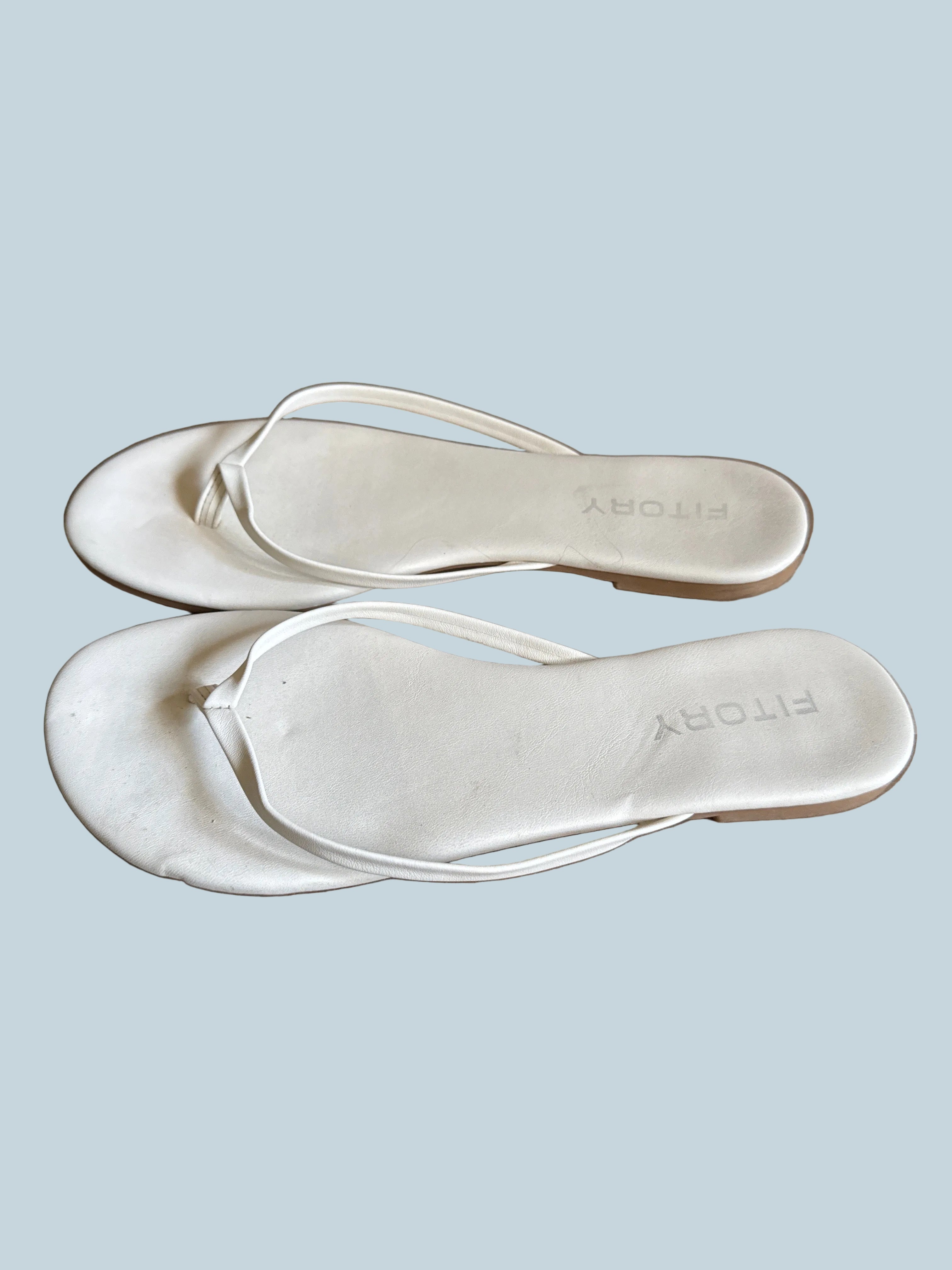 Women Slide Shoe Sandals Flat. Secondhand. Size 8