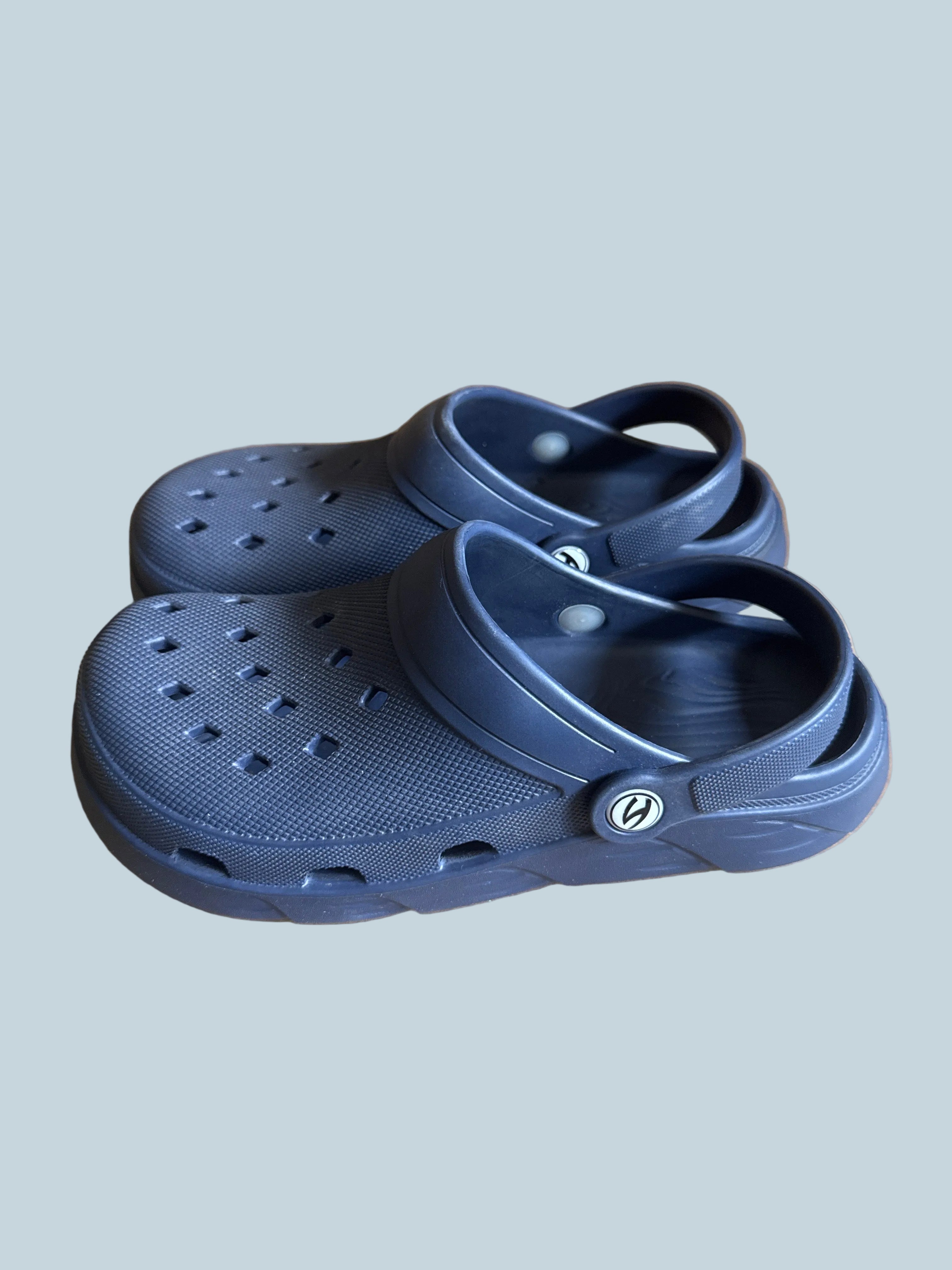 Crocs Style Men Women Slide Shoe Sandals. Secondhand. Size 37