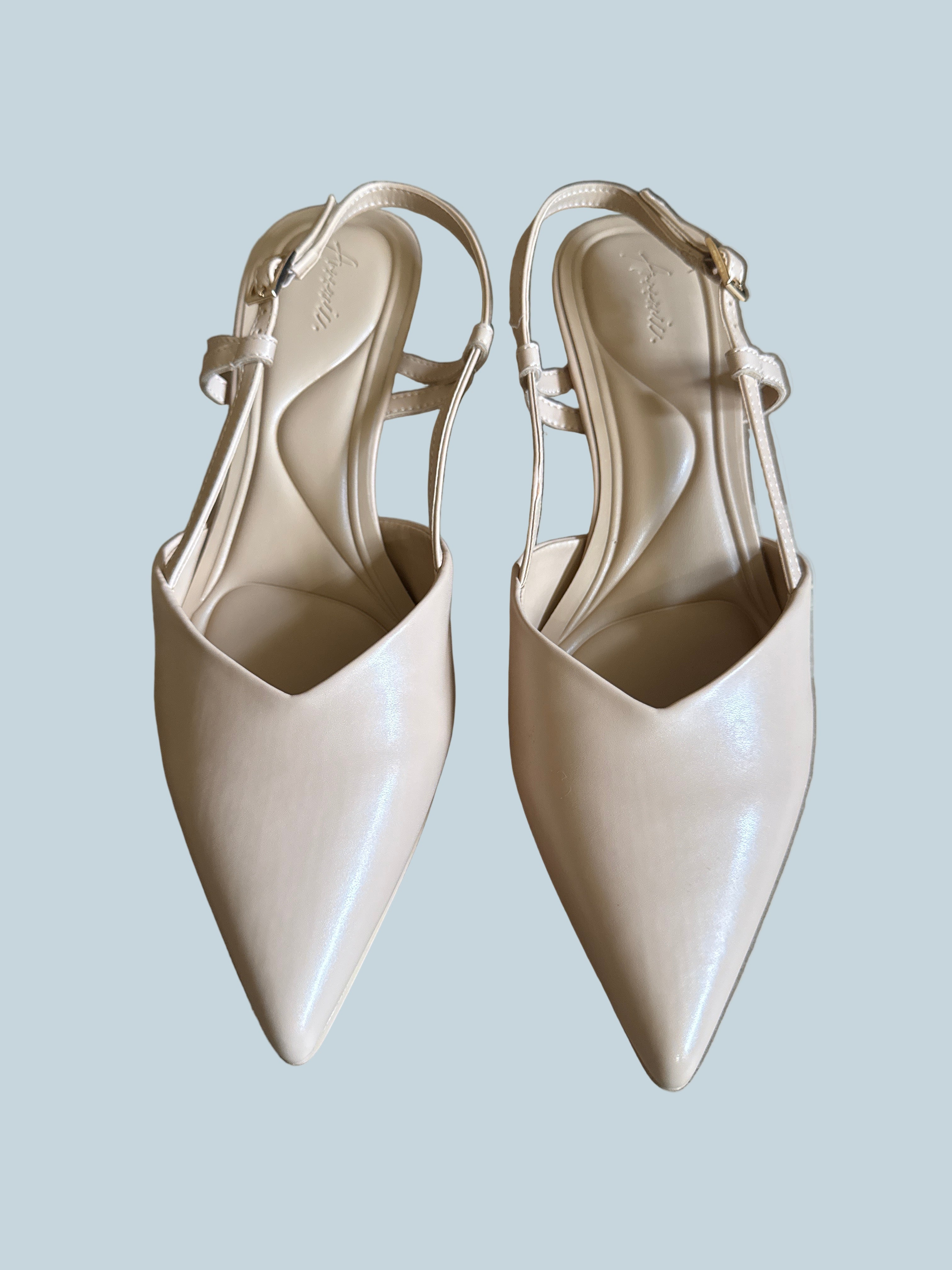 Women kitten heeled Slingback Pump. Secondhand. Size 10