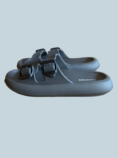 Weweya Men Slide Shoe Sandals. Secondhand. Size 42