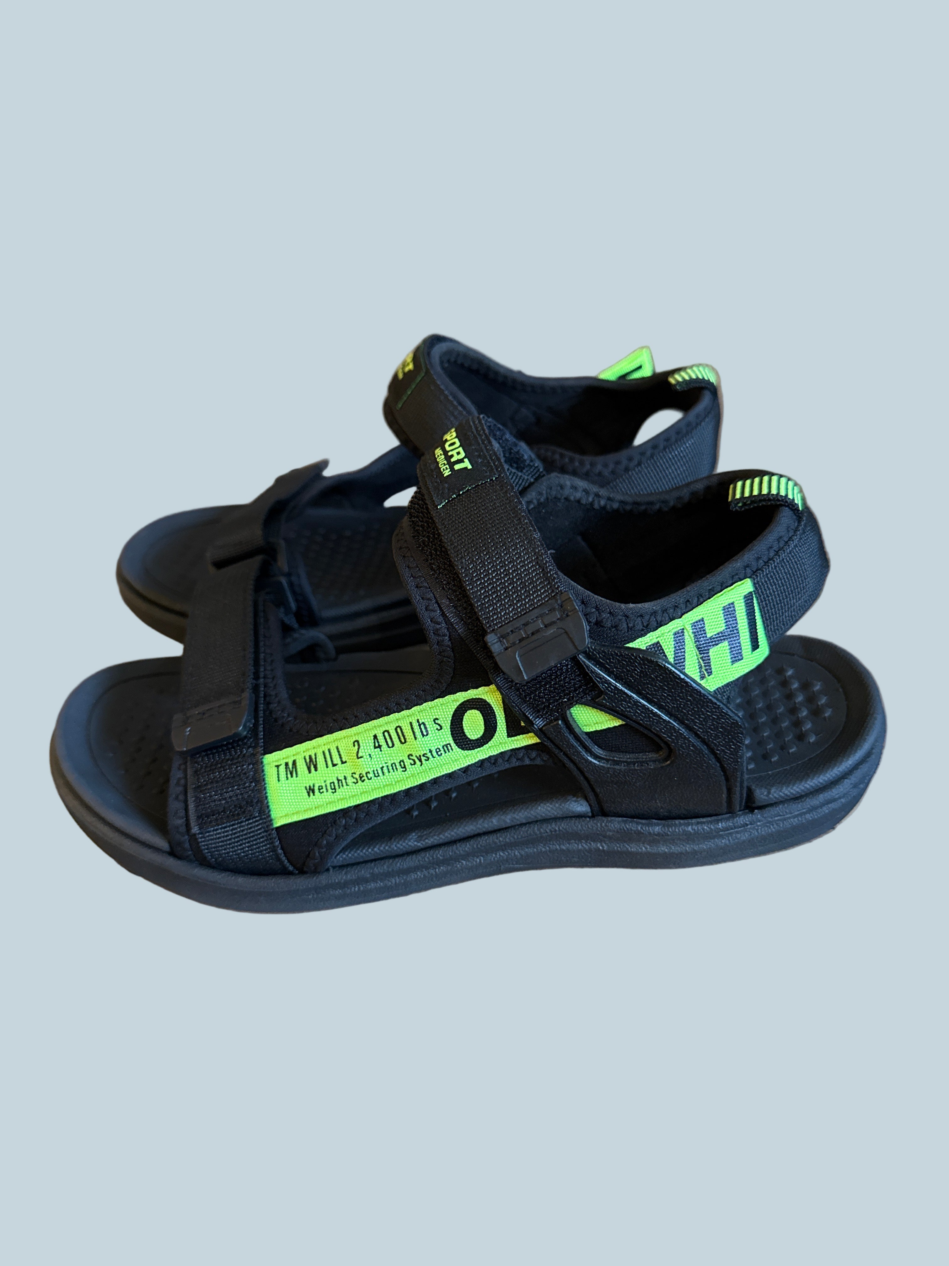 Men Sports Shoe Sandals. Like New. Size 39