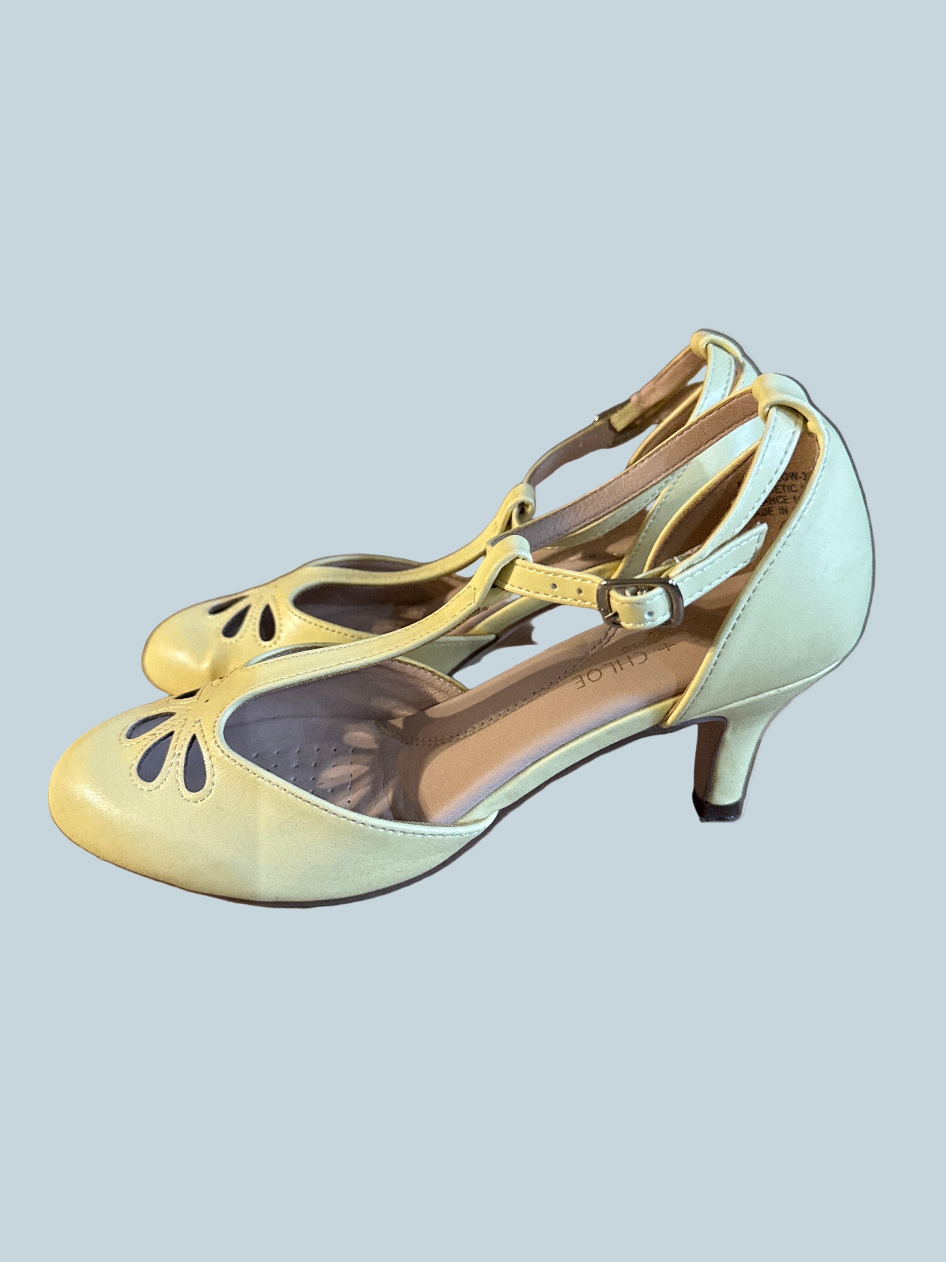 Chase + Chloe Women Kitten Heeled Pump Shoe Secondhand. Size 7