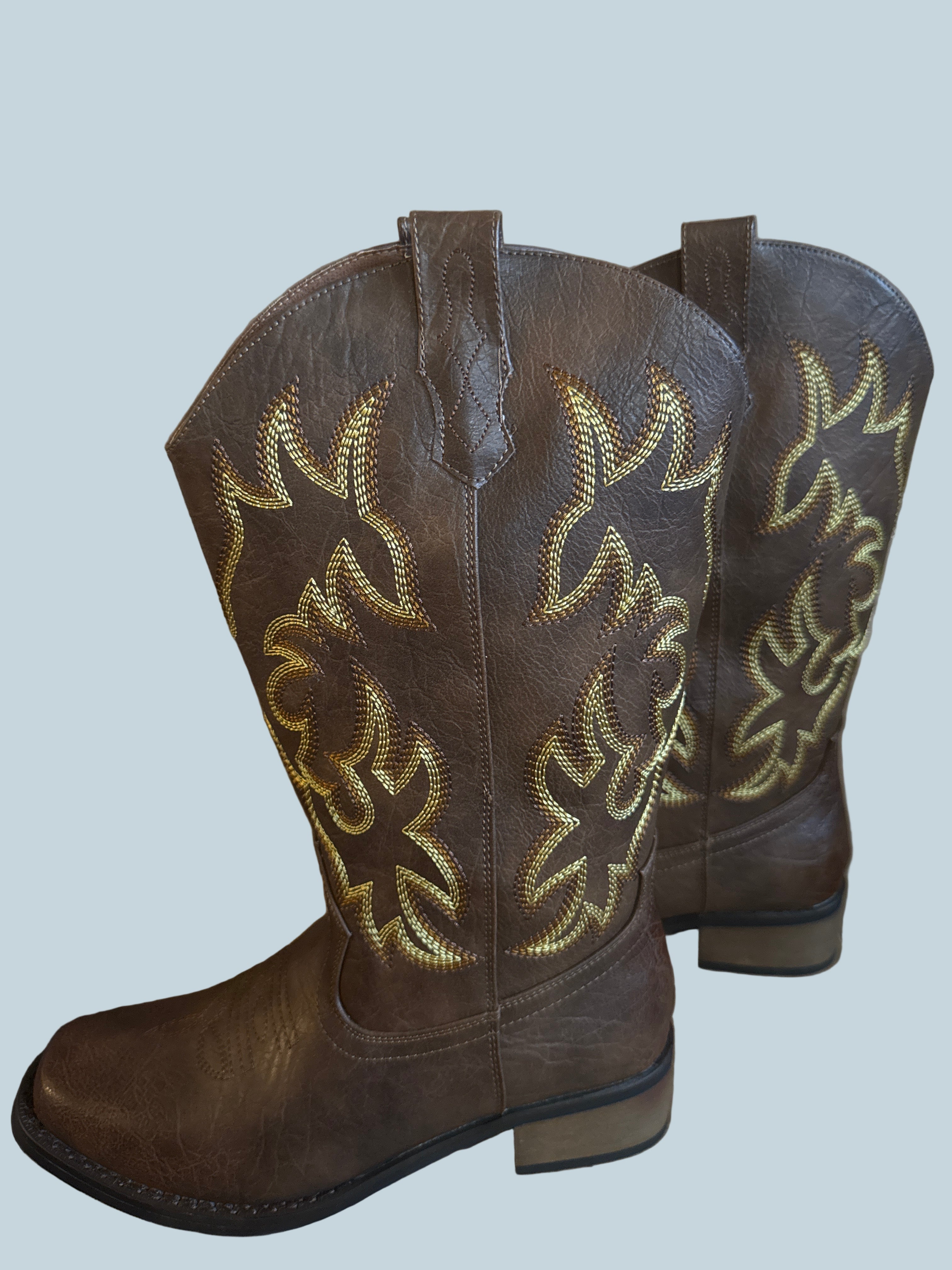 IUV Women Cowboy boots. Like New. Size 7.5