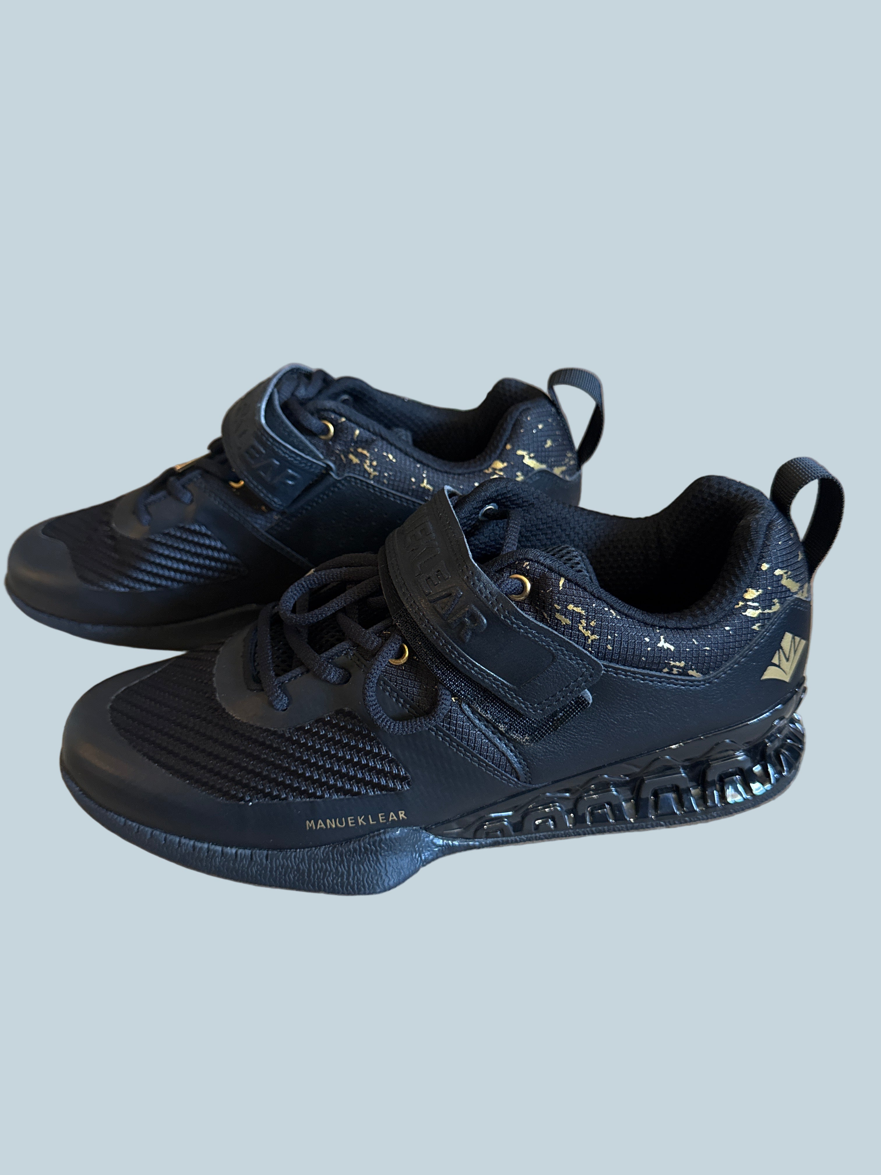 ManueKlear Men Women Fashion Shoe Sneakers. Like New. Size 11