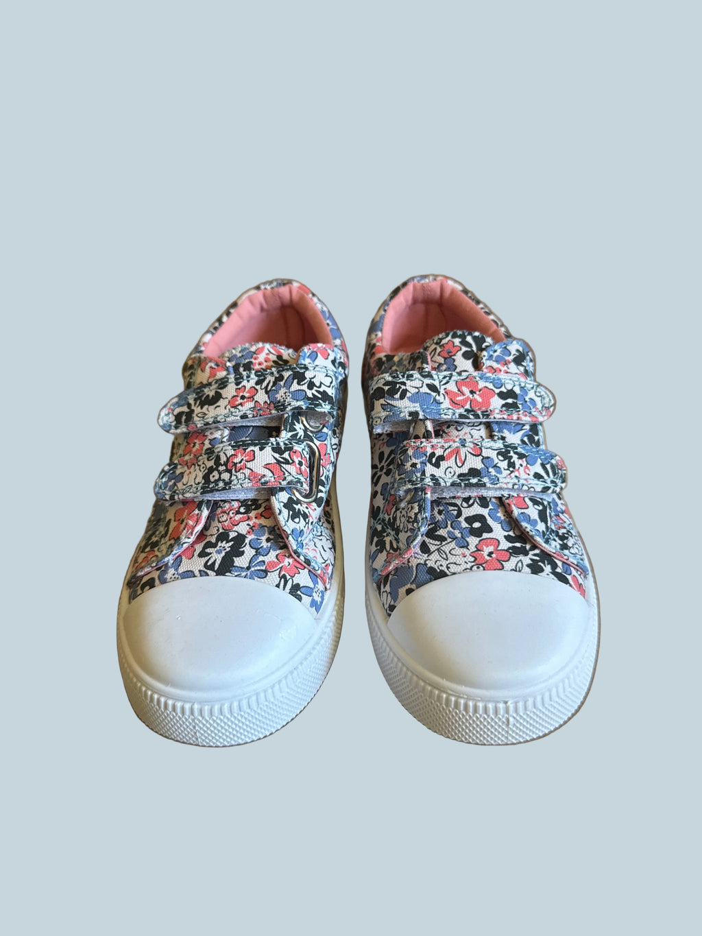 Slip-on Girls Canvas Shoe Flat. Like New. Kids Size 12