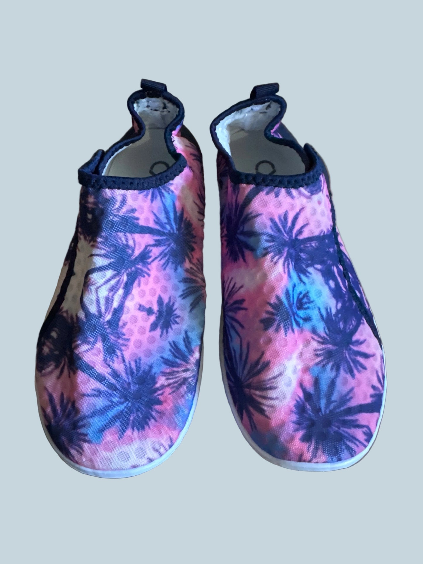 Men Women Water Shoe. Like New. Size M