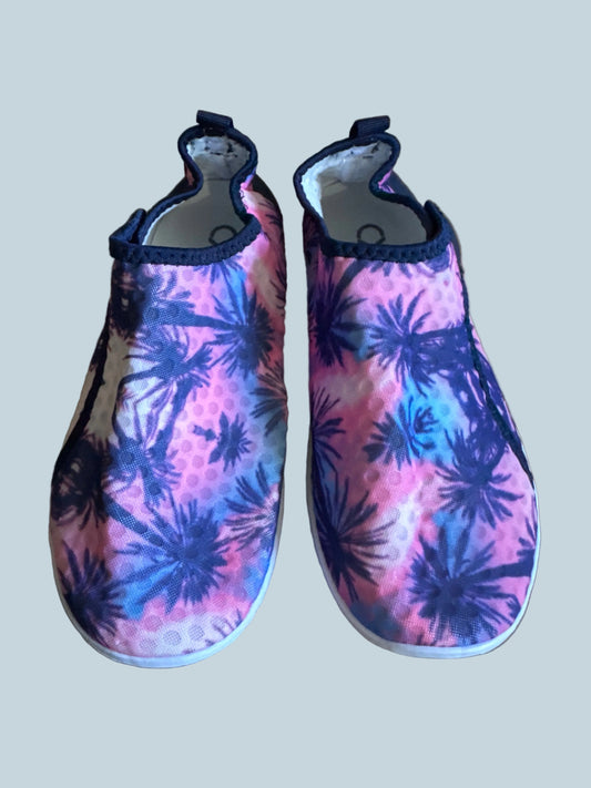 Men Women Water Shoe. Like New. Size M