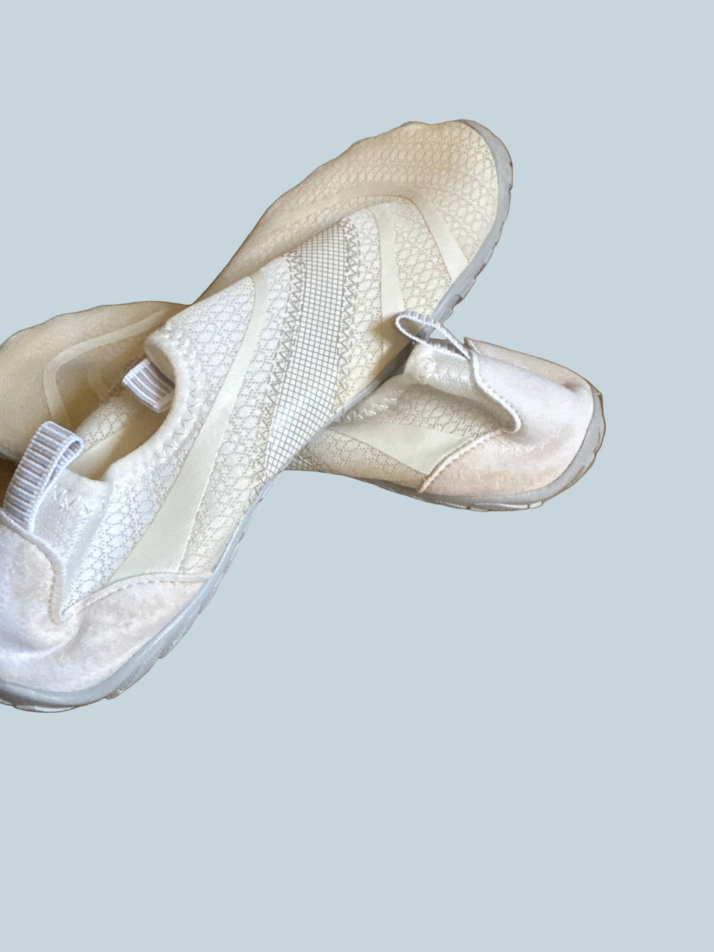 Barefoot Women Lace Up Athletic Water Shoe. Like New. Size 38