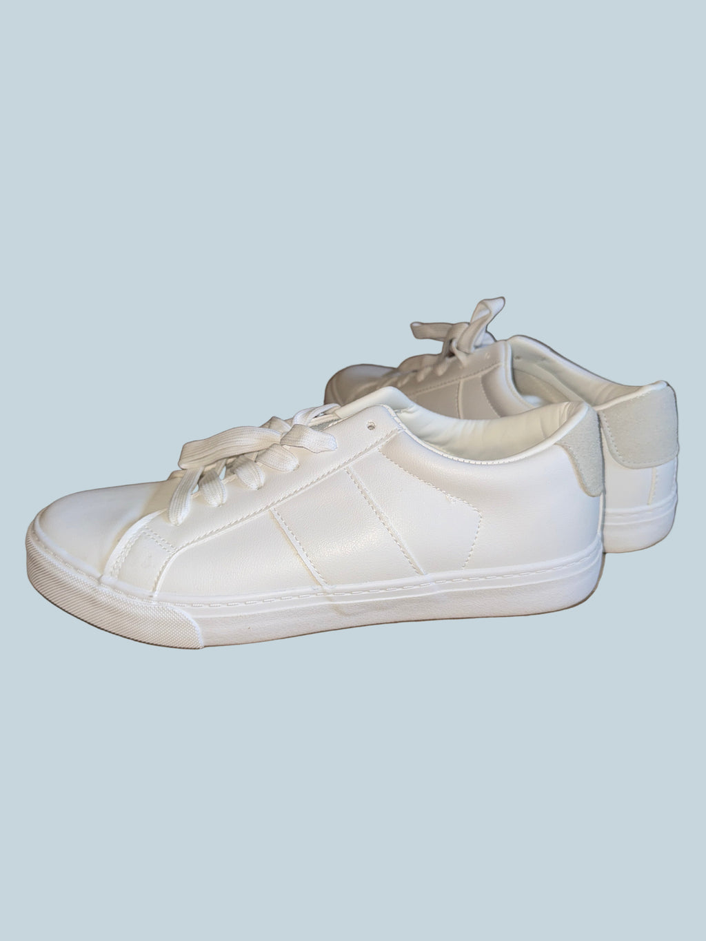 Like New. Men Women Casual Canvas Sneakers Shoe. Size 10.5