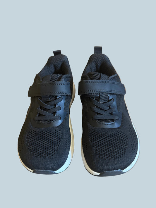 Kids Boys Girls Running shoe Sneaker. Like New. Kids Size 33