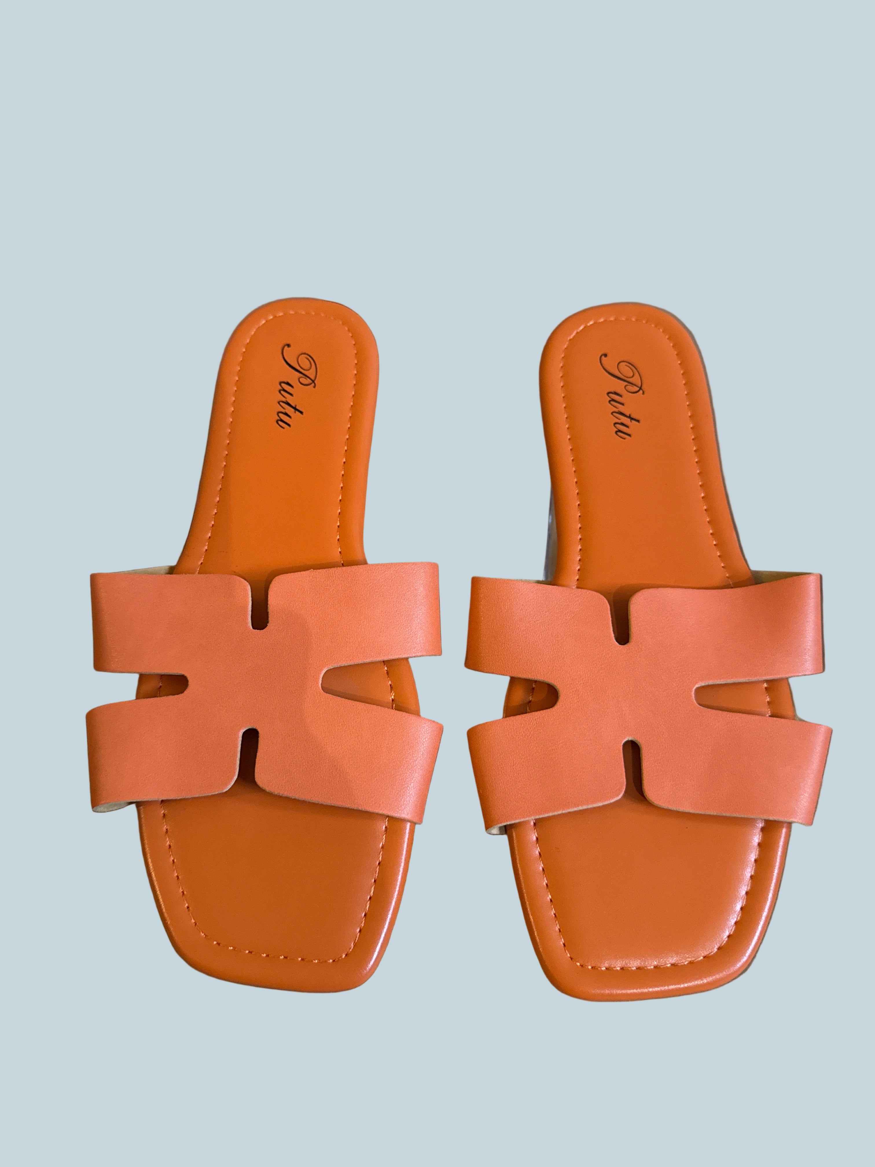 Putu Women Slide Shoe Sandals Flat. Like New. Size 8