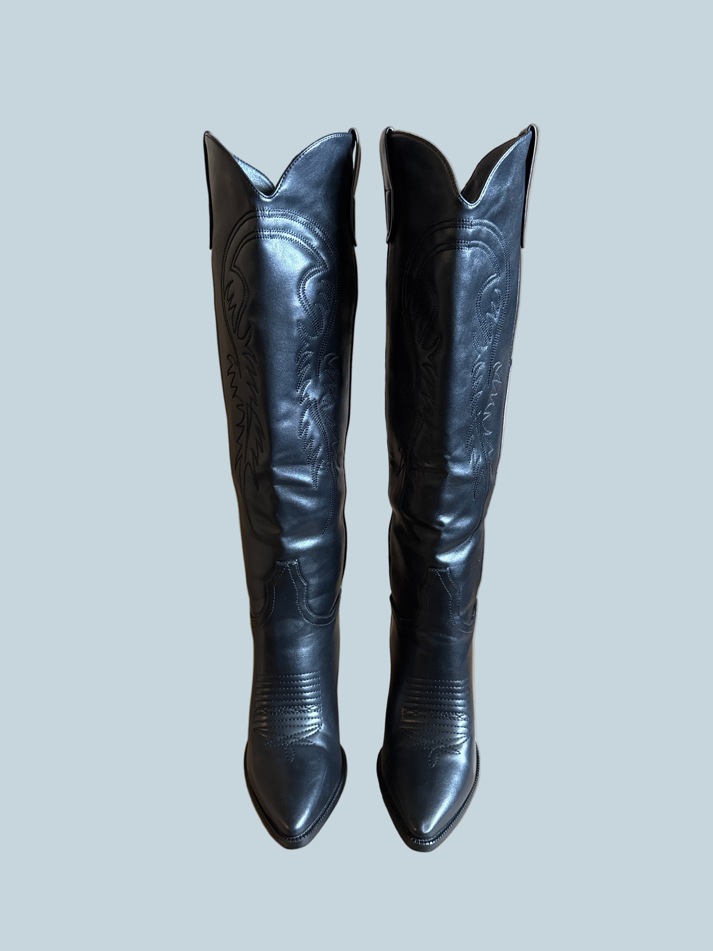 Isnom Women Cowboy Knee-high boot. Secondhand. Size 7