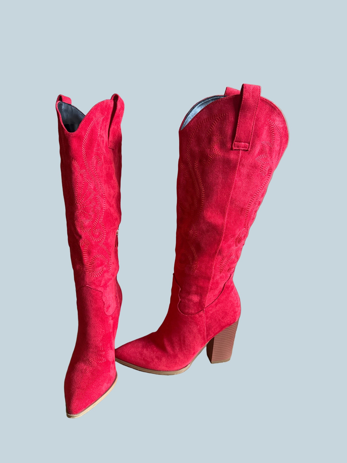 Women Knee High Cowboy Boot. Secondhand. Size 7