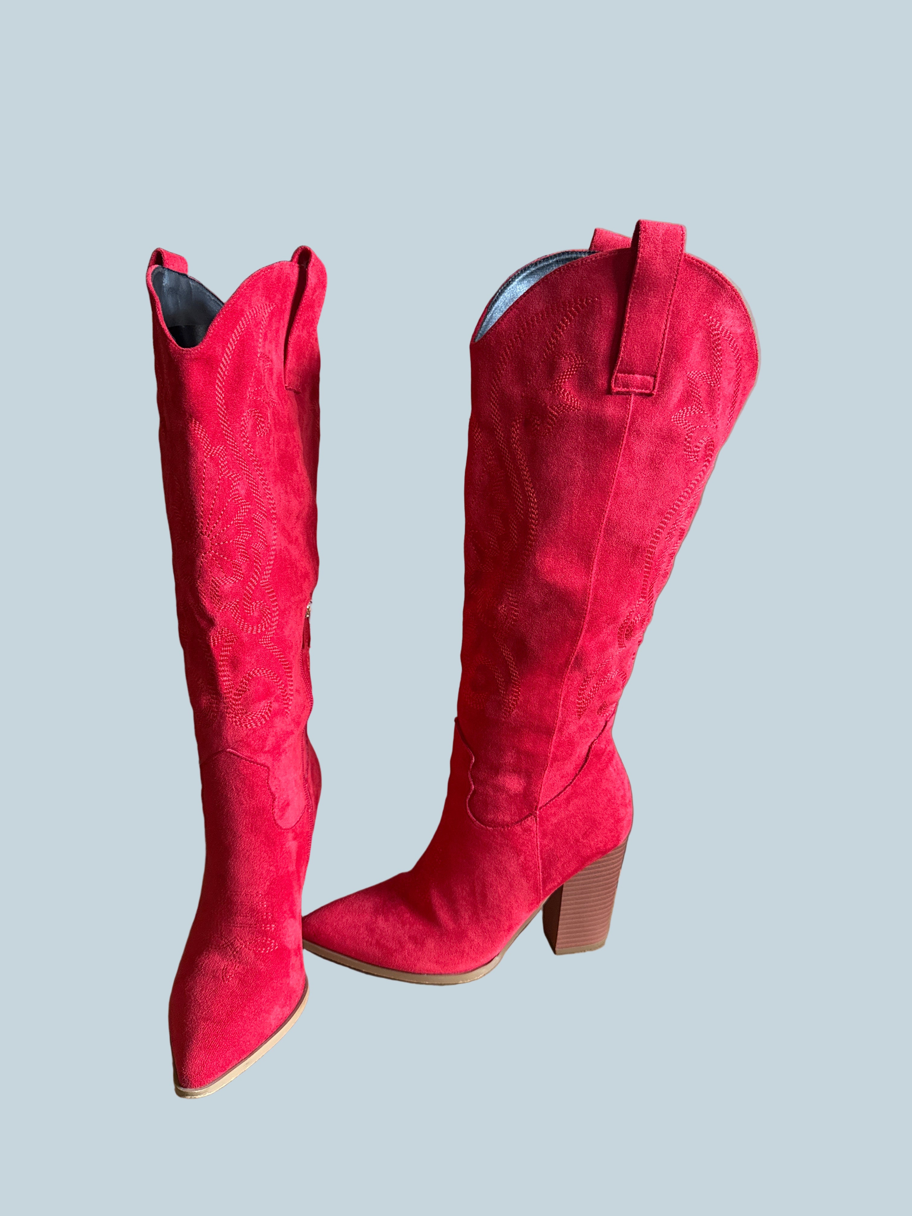 Women Knee High Cowboy Boot. Secondhand. Size 7