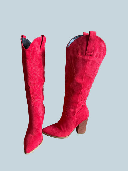 Women Knee High Cowboy Boot. Secondhand. Size 7