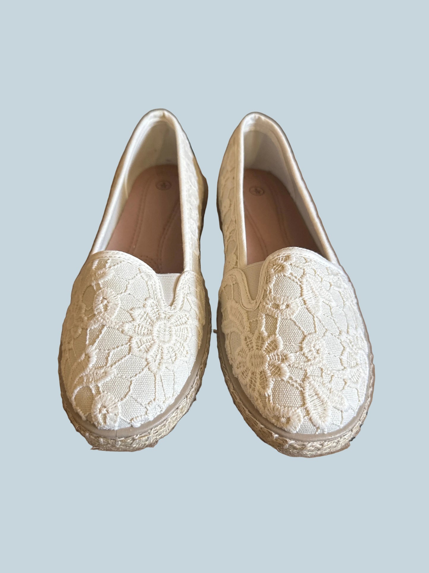 Women Ballet Flat Shoe. Like New. Size 8