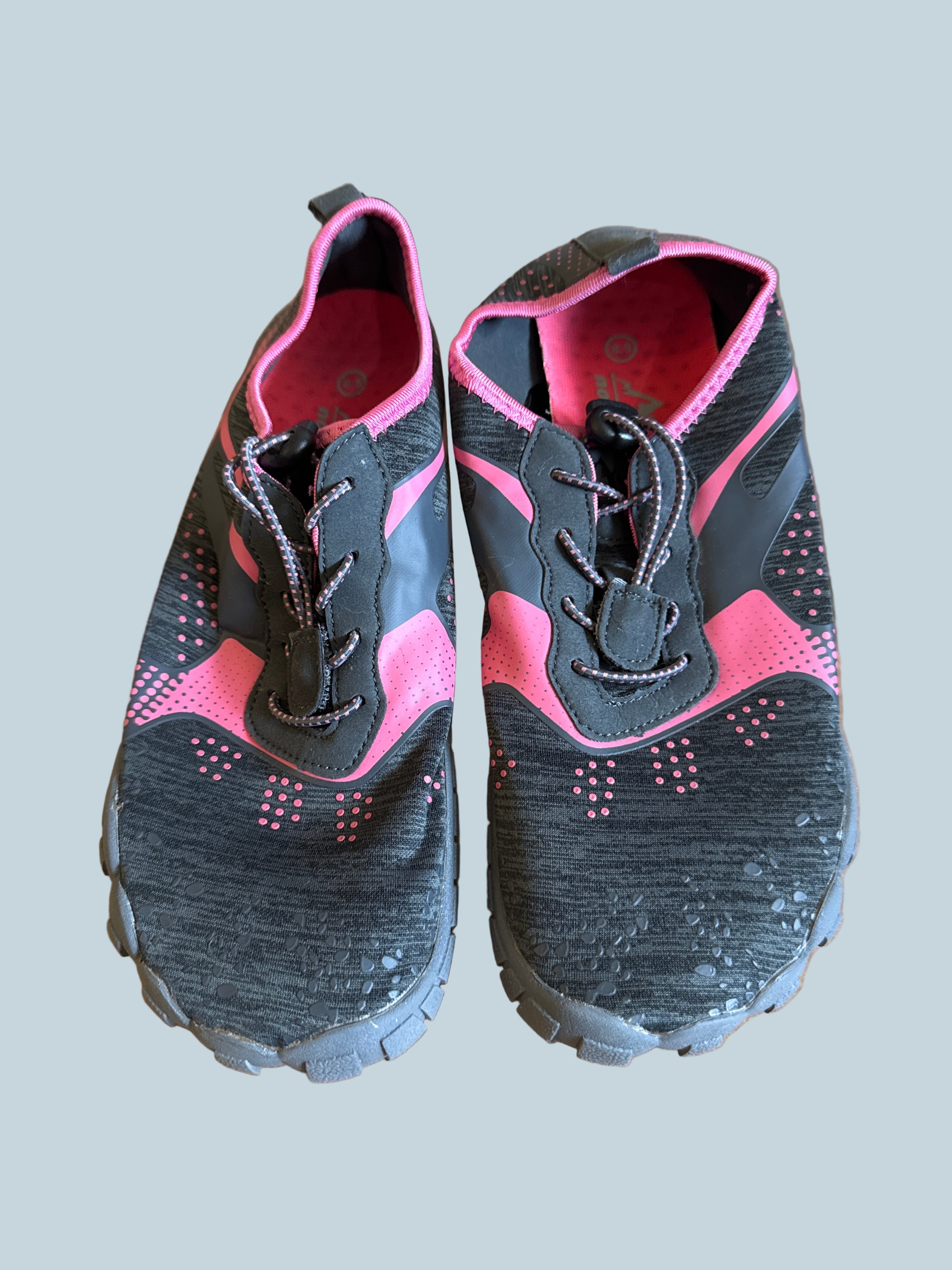 Nortiv8 Women Athletic Water Shoe. Second hand. Size 8.5