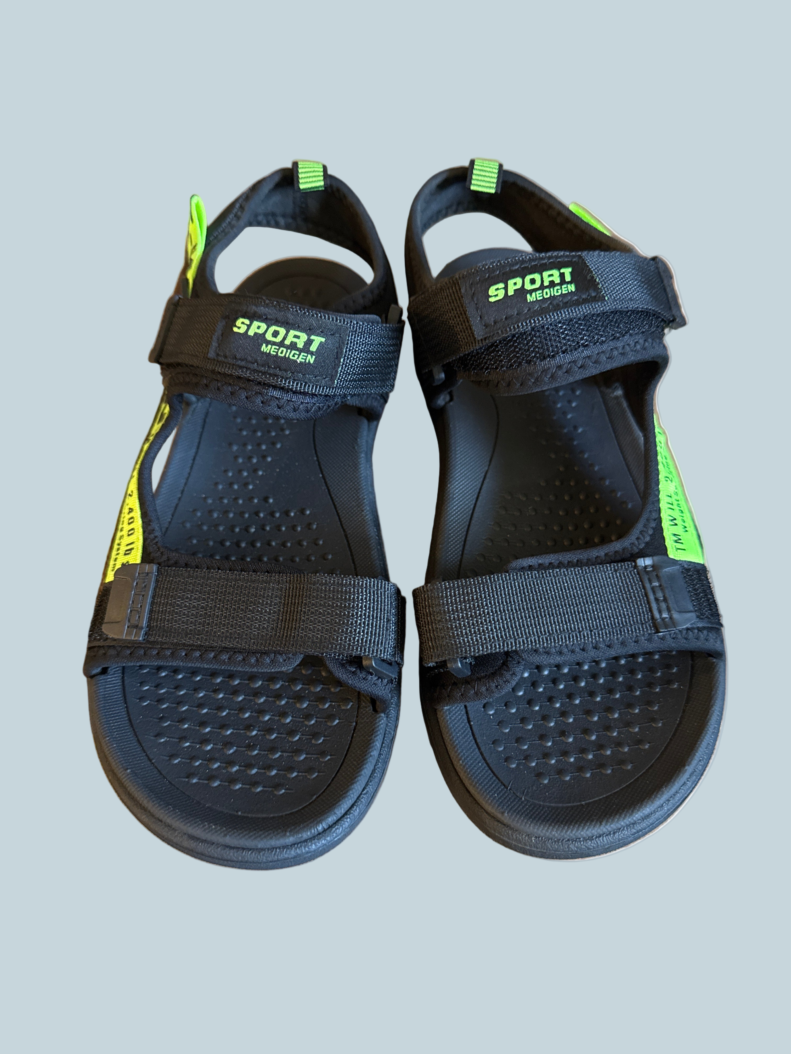 Men Sports Shoe Sandals. Like New. Size 39