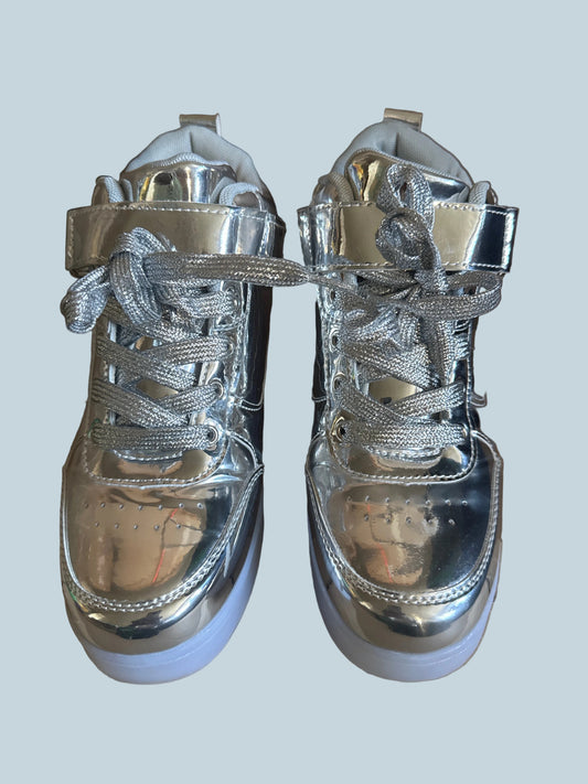 High Top Light-up Men Women Sneakers. Like New. Size 8