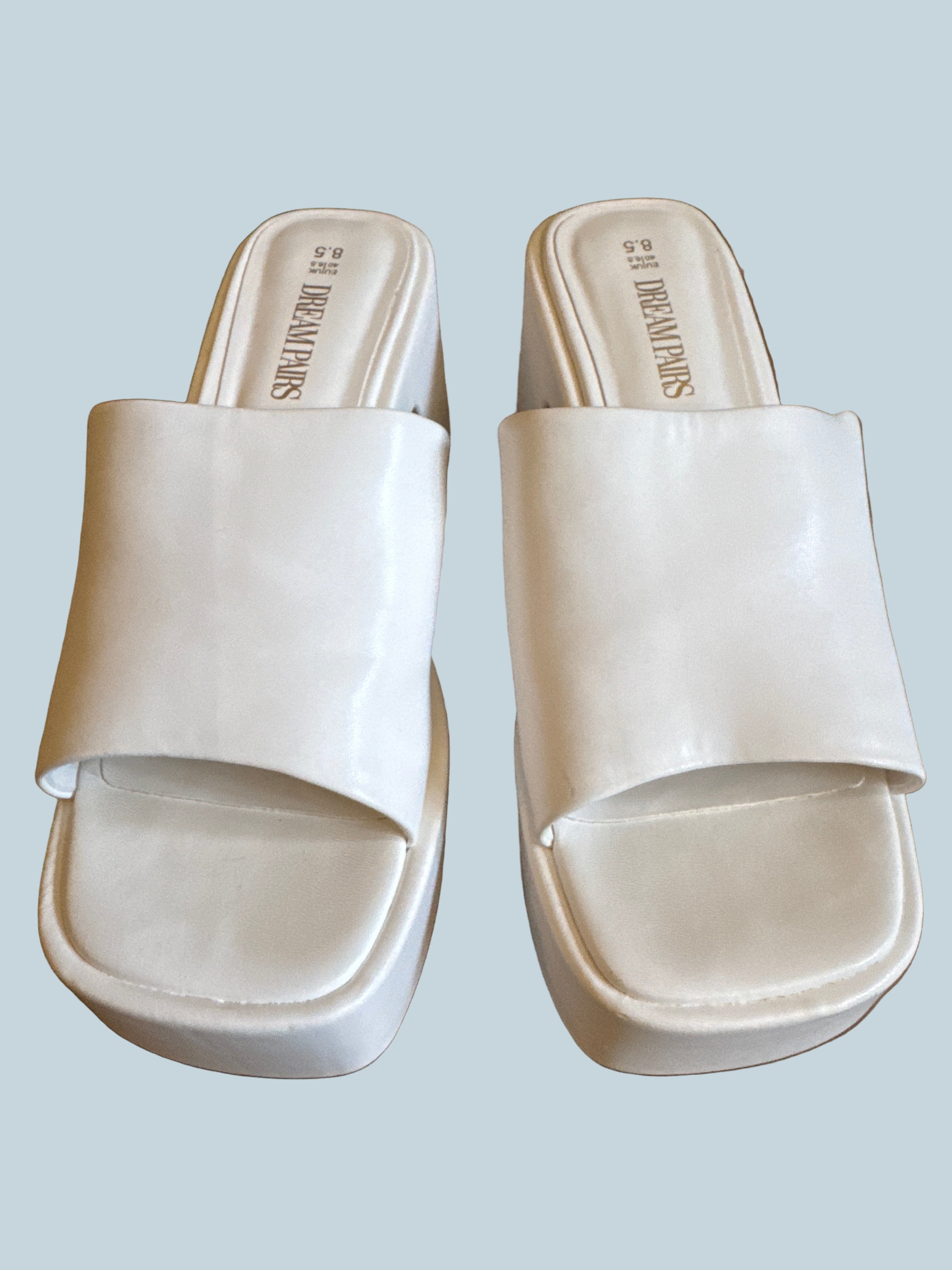 Dream Pairs Women Chunky Platform Heeled Slide Sandals. Secondhand. Size 8.5